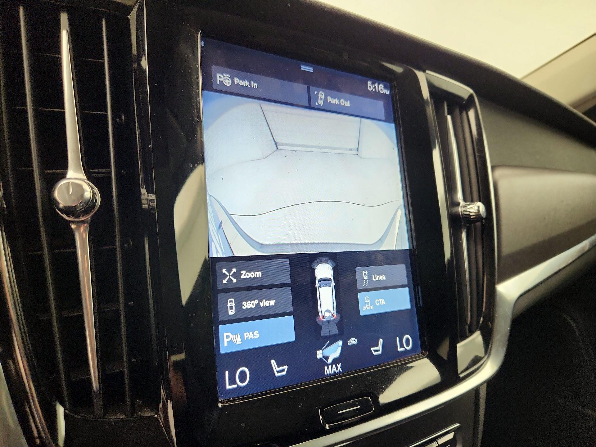Thumbnail: 2018 Volvo V90 - 14