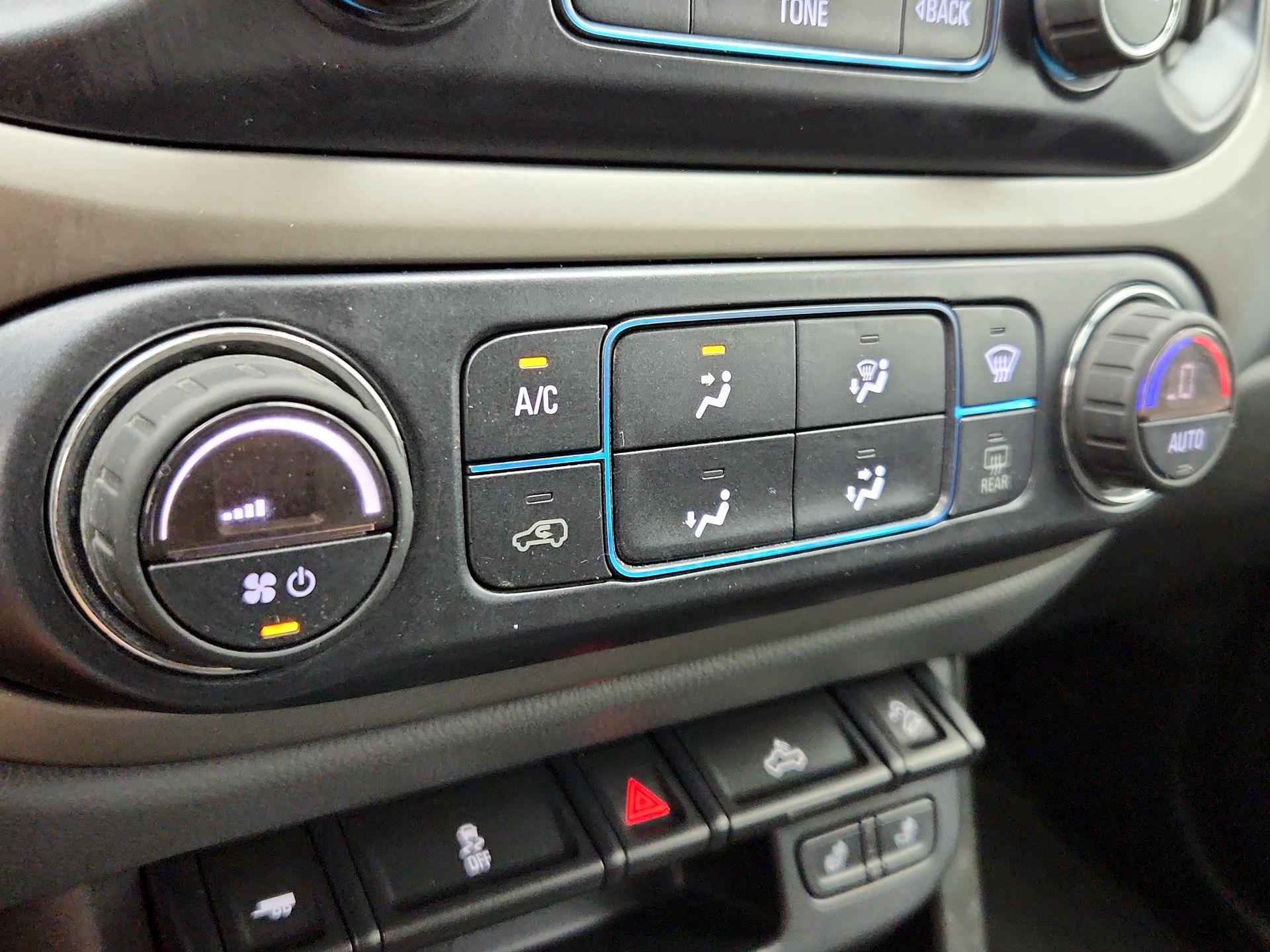 Thumbnail: 2018 Chevrolet Colorado - 17