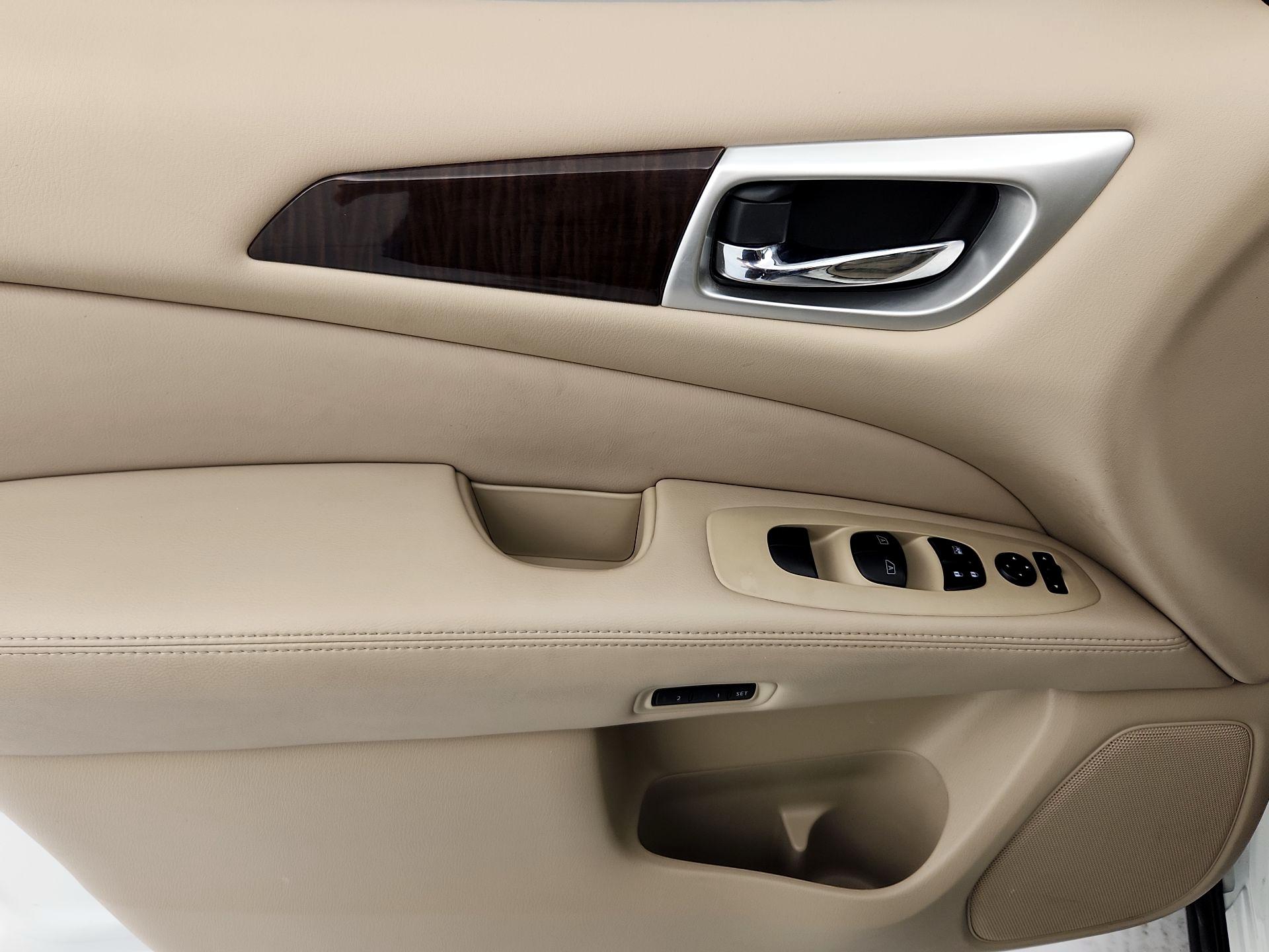 Thumbnail: 2014 Nissan Pathfinder - 12