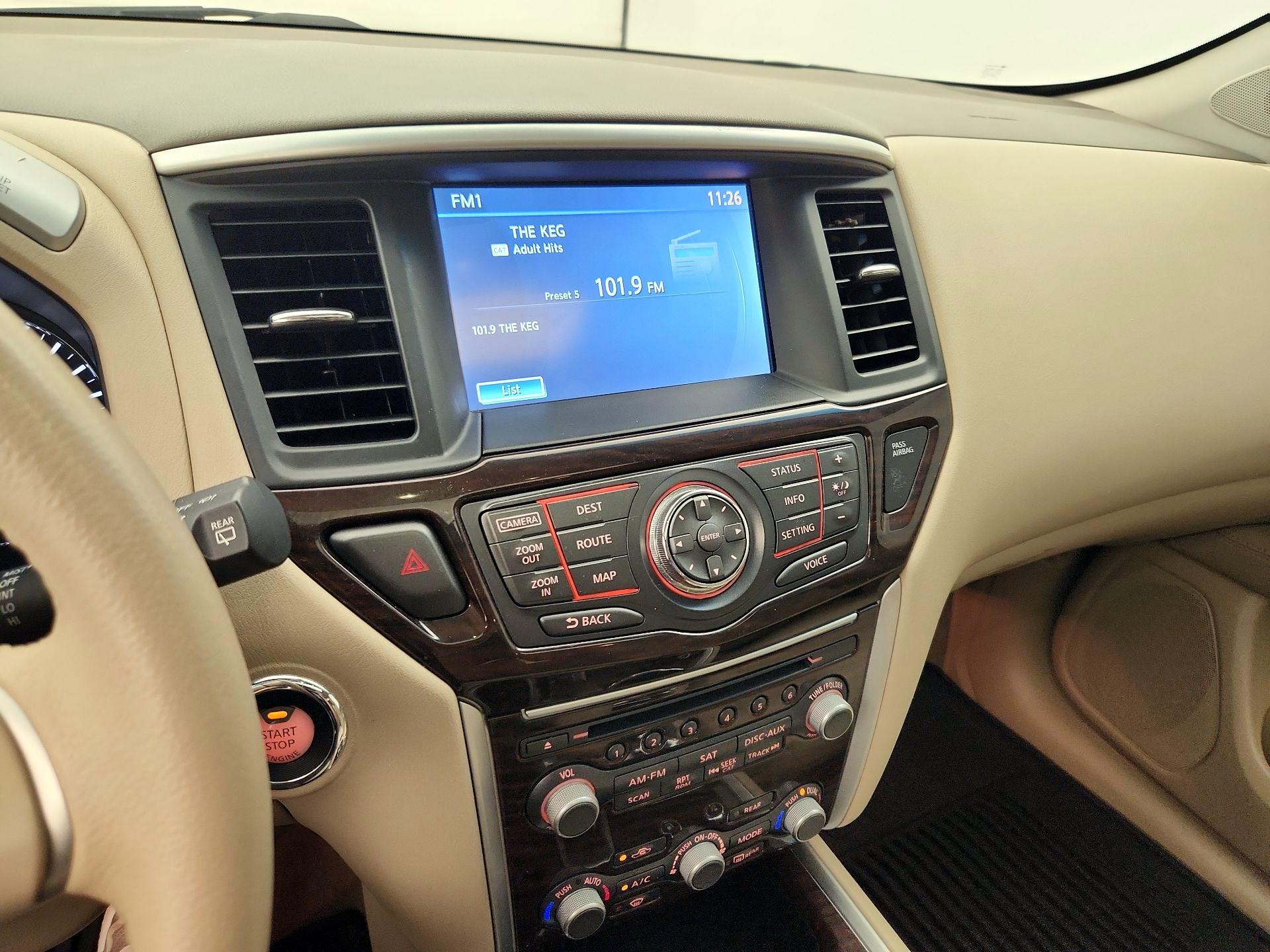 Thumbnail: 2014 Nissan Pathfinder - 16
