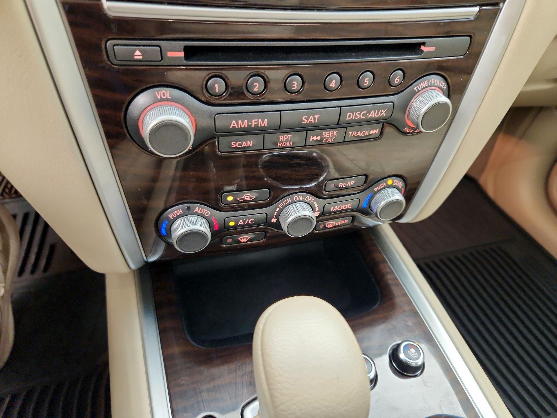 Thumbnail: 2014 Nissan Pathfinder - 17