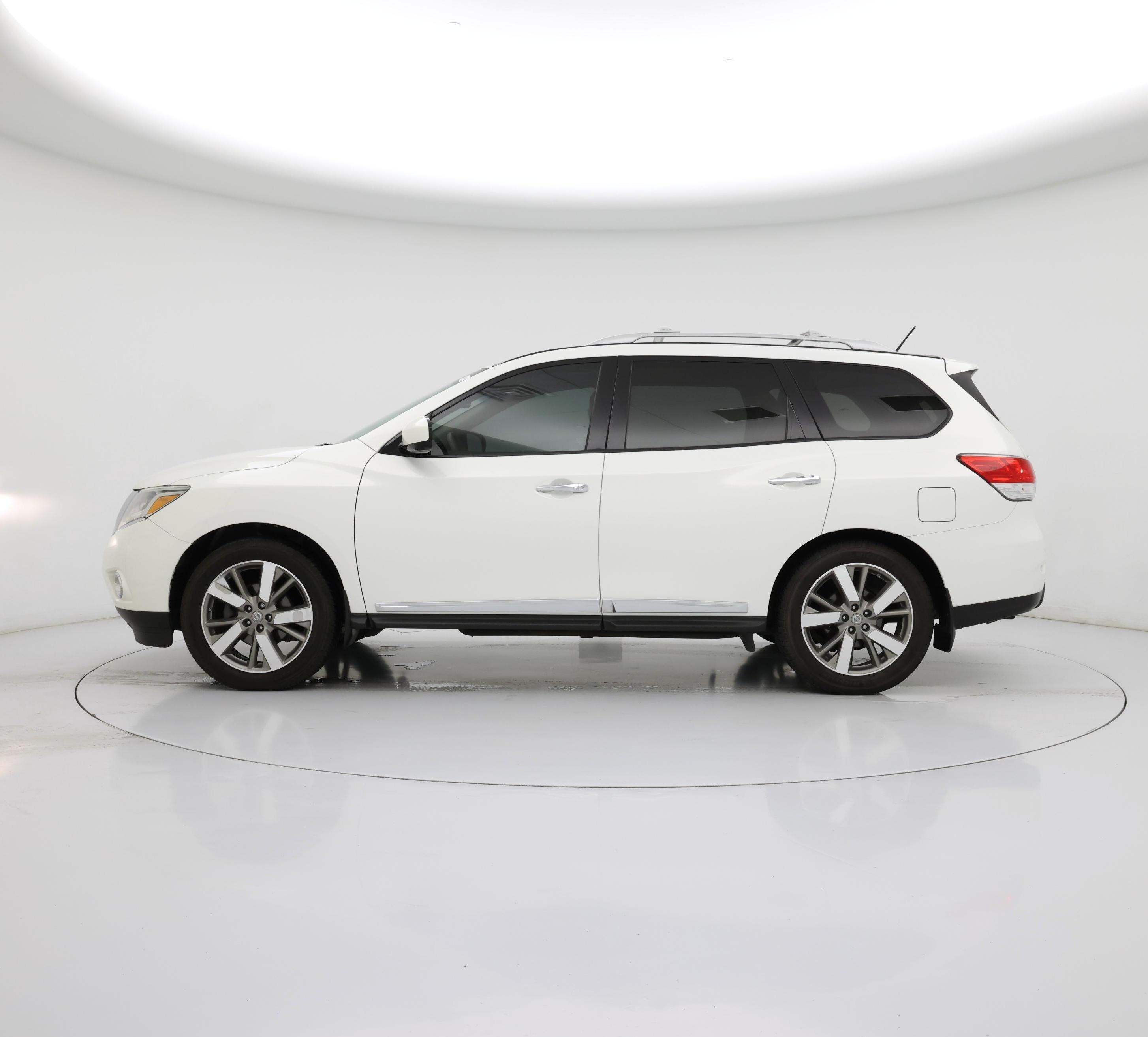 Thumbnail: 2014 Nissan Pathfinder - 3