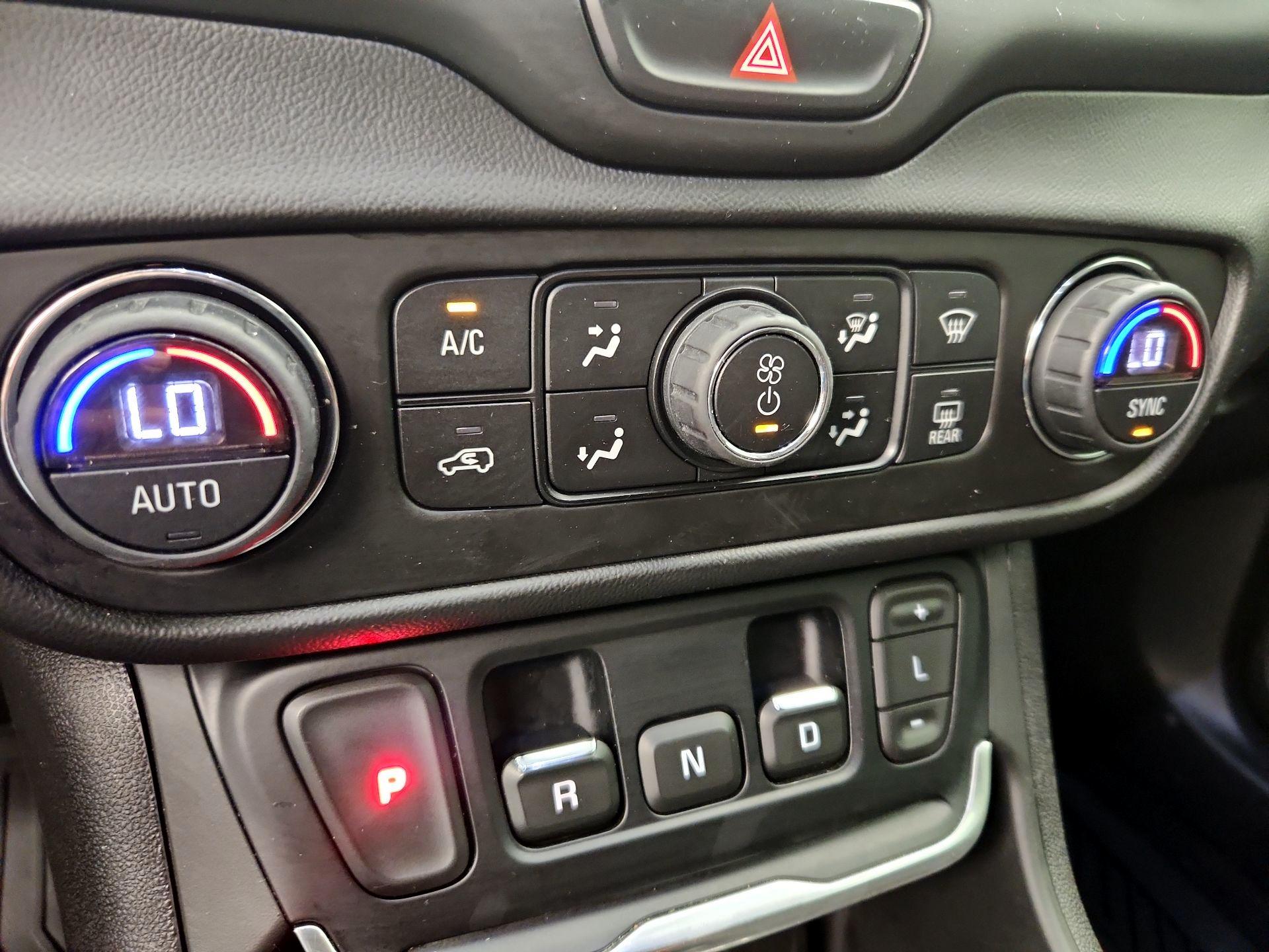 Thumbnail: 2018 GMC Terrain - 16