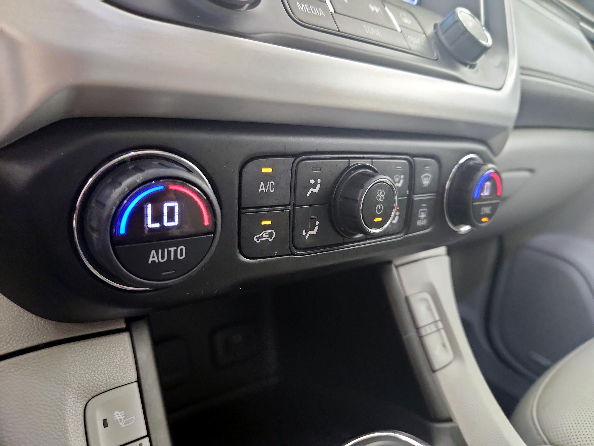 Thumbnail: 2019 GMC Acadia - 16