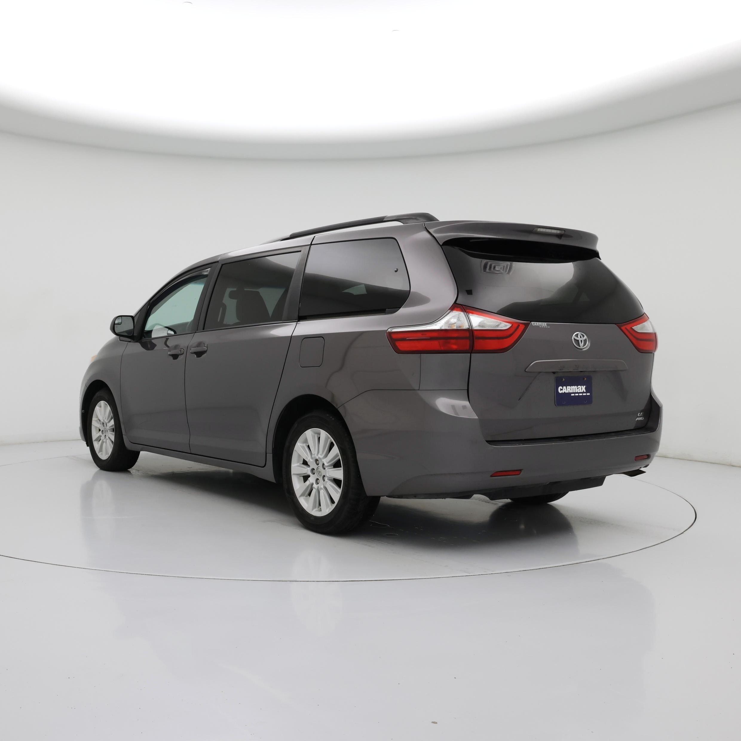Thumbnail: 2015 Toyota Sienna - 2