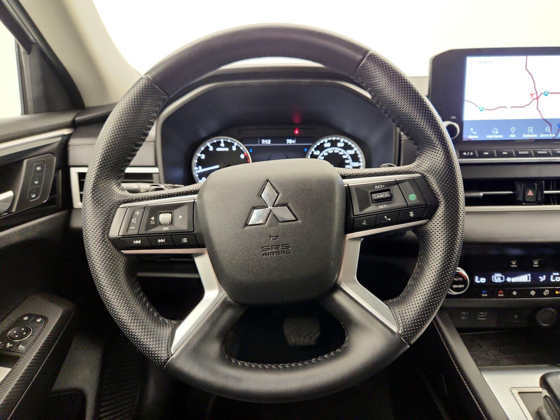 Thumbnail: 2022 Mitsubishi Outlander - 10