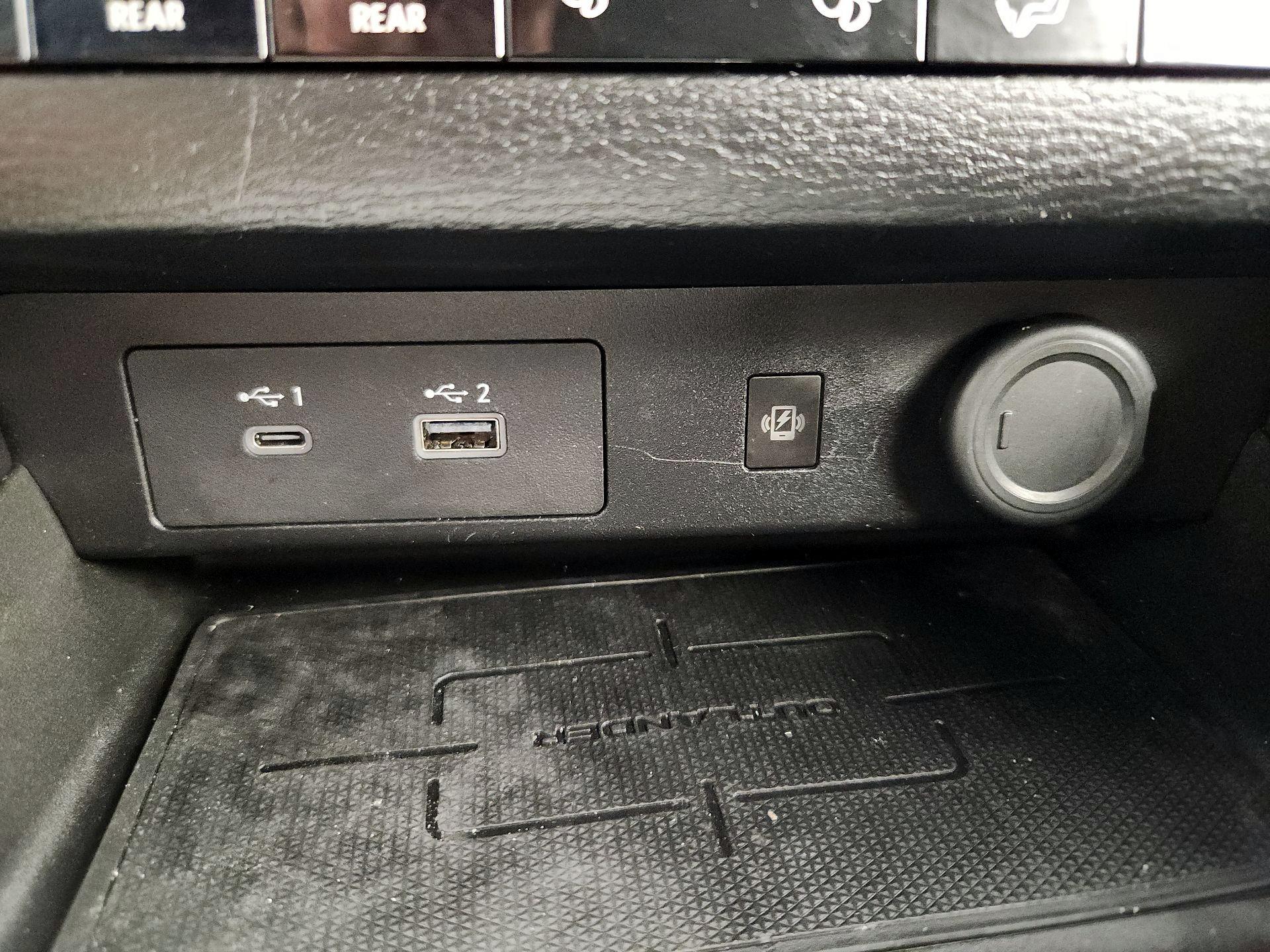 Thumbnail: 2022 Mitsubishi Outlander - 19
