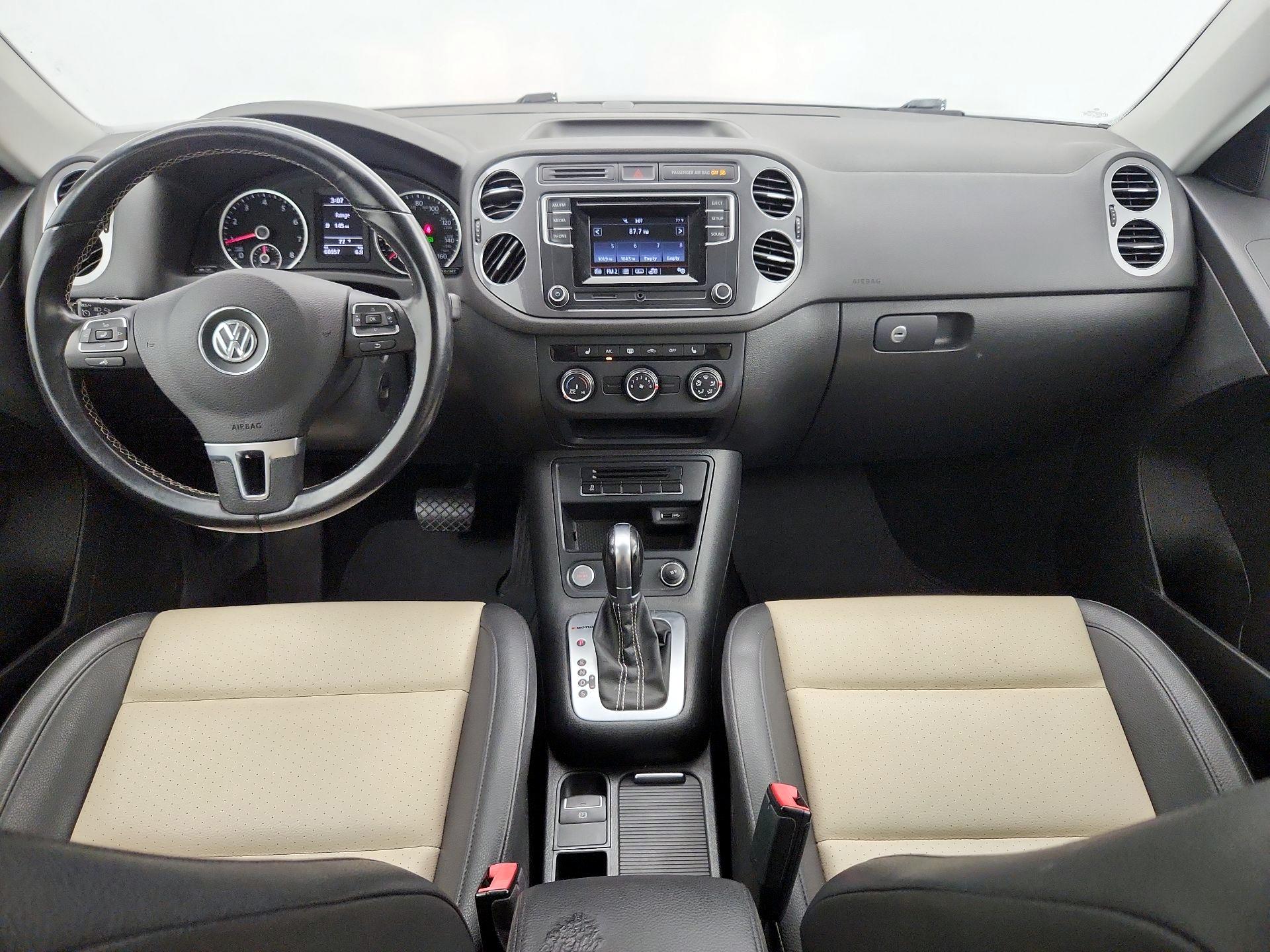 Thumbnail: 2016 Volkswagen Tiguan - 9