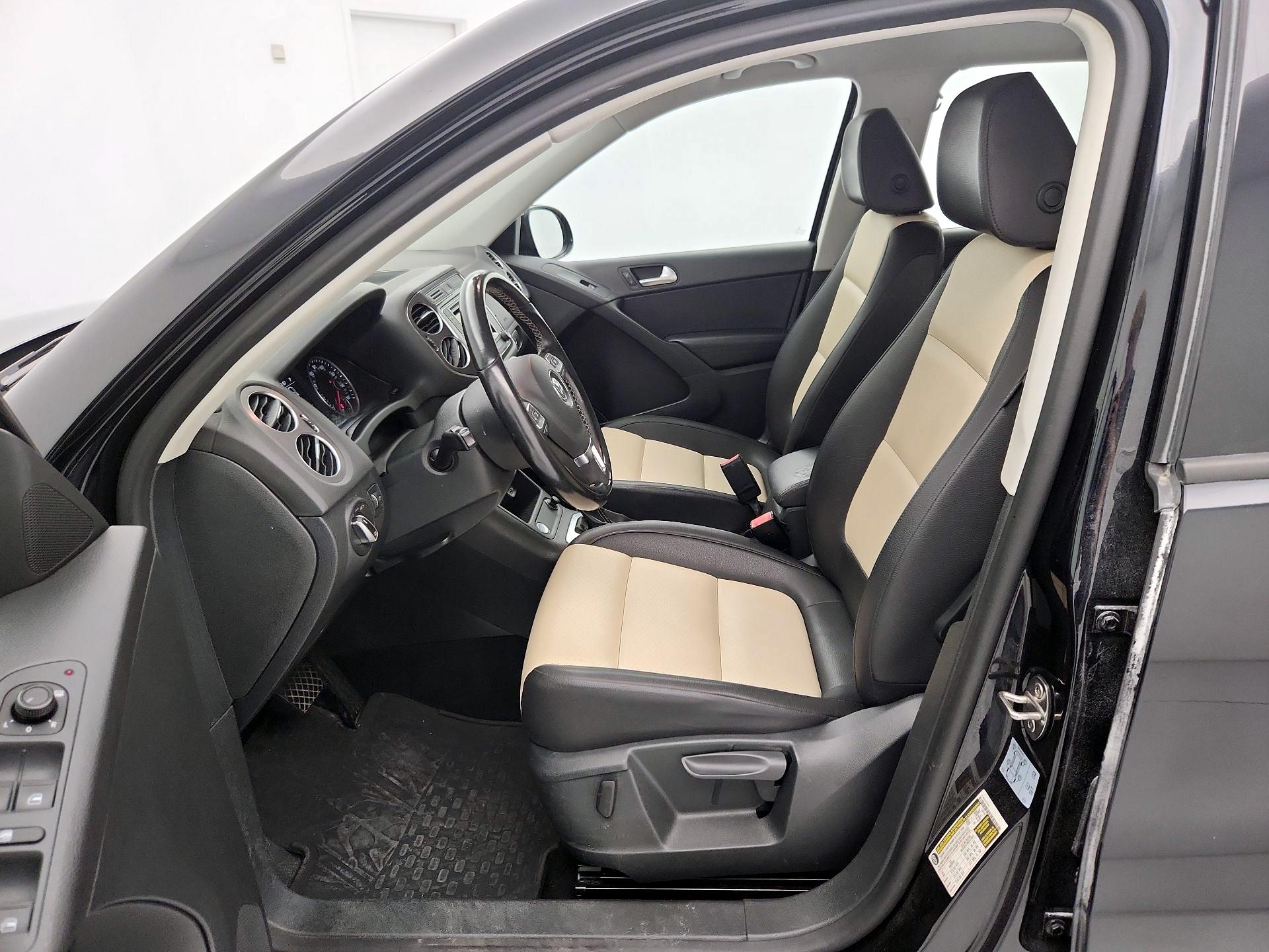 Thumbnail: 2016 Volkswagen Tiguan - 11
