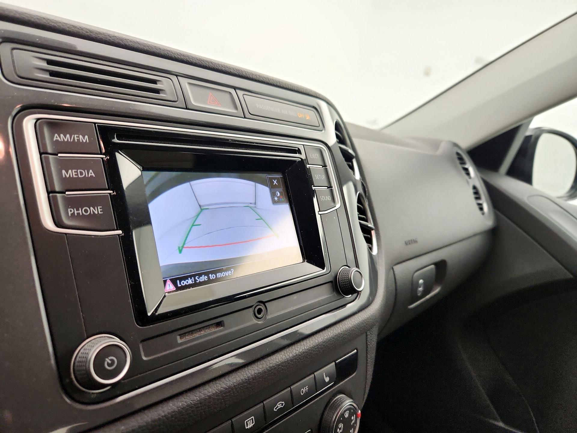 Thumbnail: 2016 Volkswagen Tiguan - 14