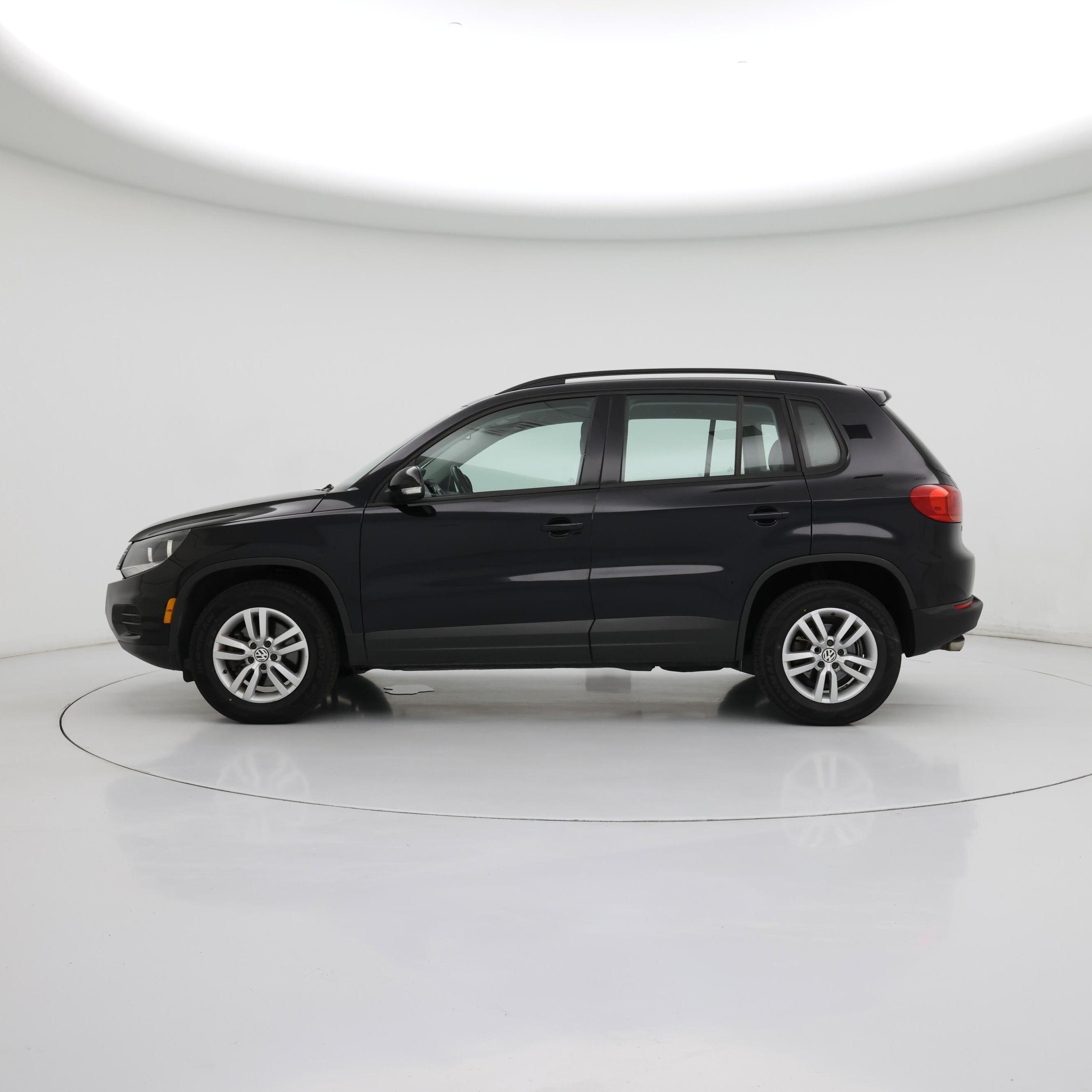 Thumbnail: 2016 Volkswagen Tiguan - 3