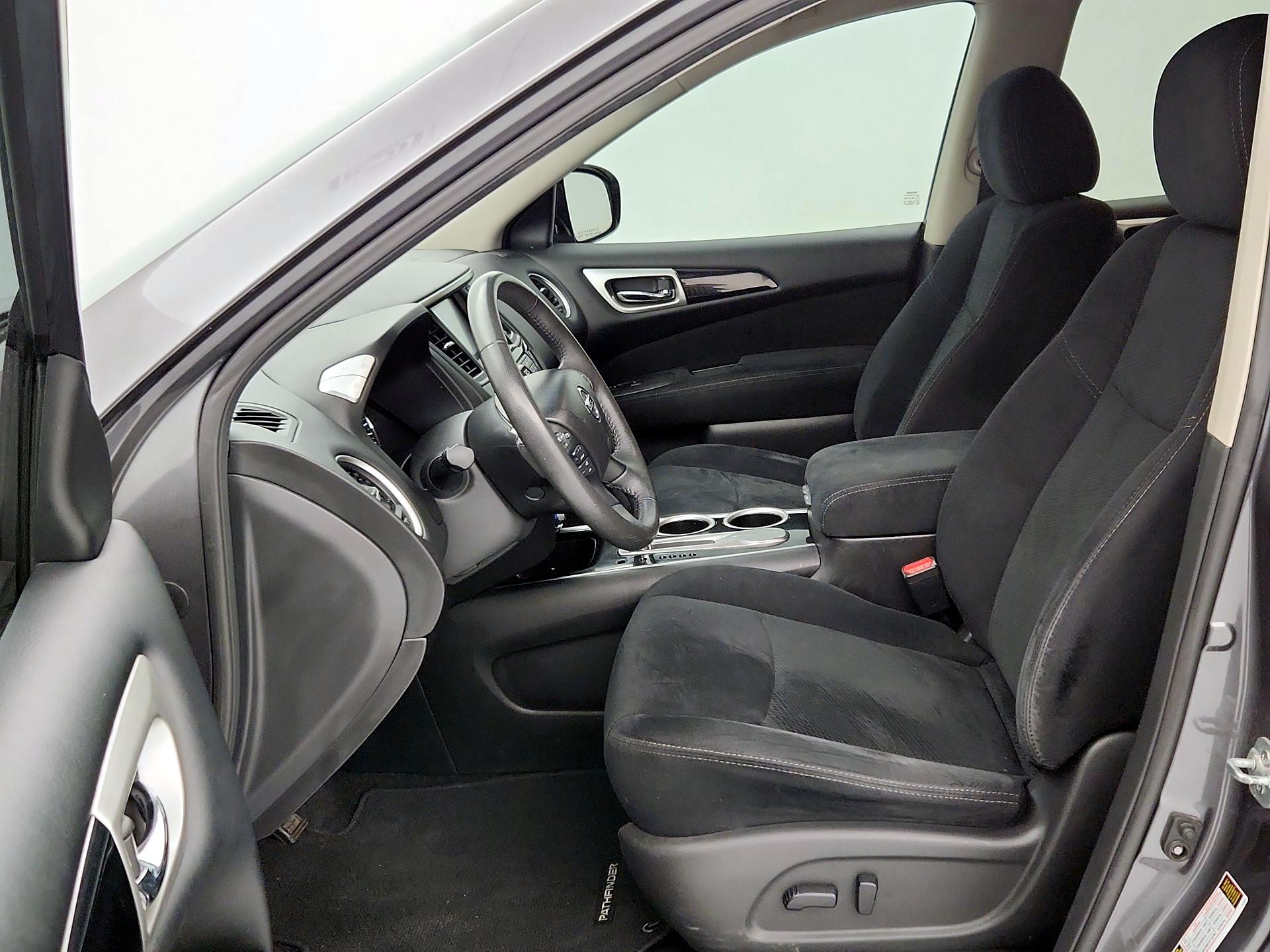 Thumbnail: 2016 Nissan Pathfinder - 11