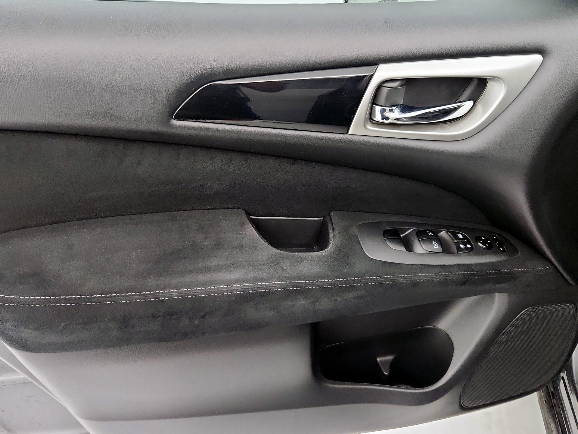 Thumbnail: 2016 Nissan Pathfinder - 12