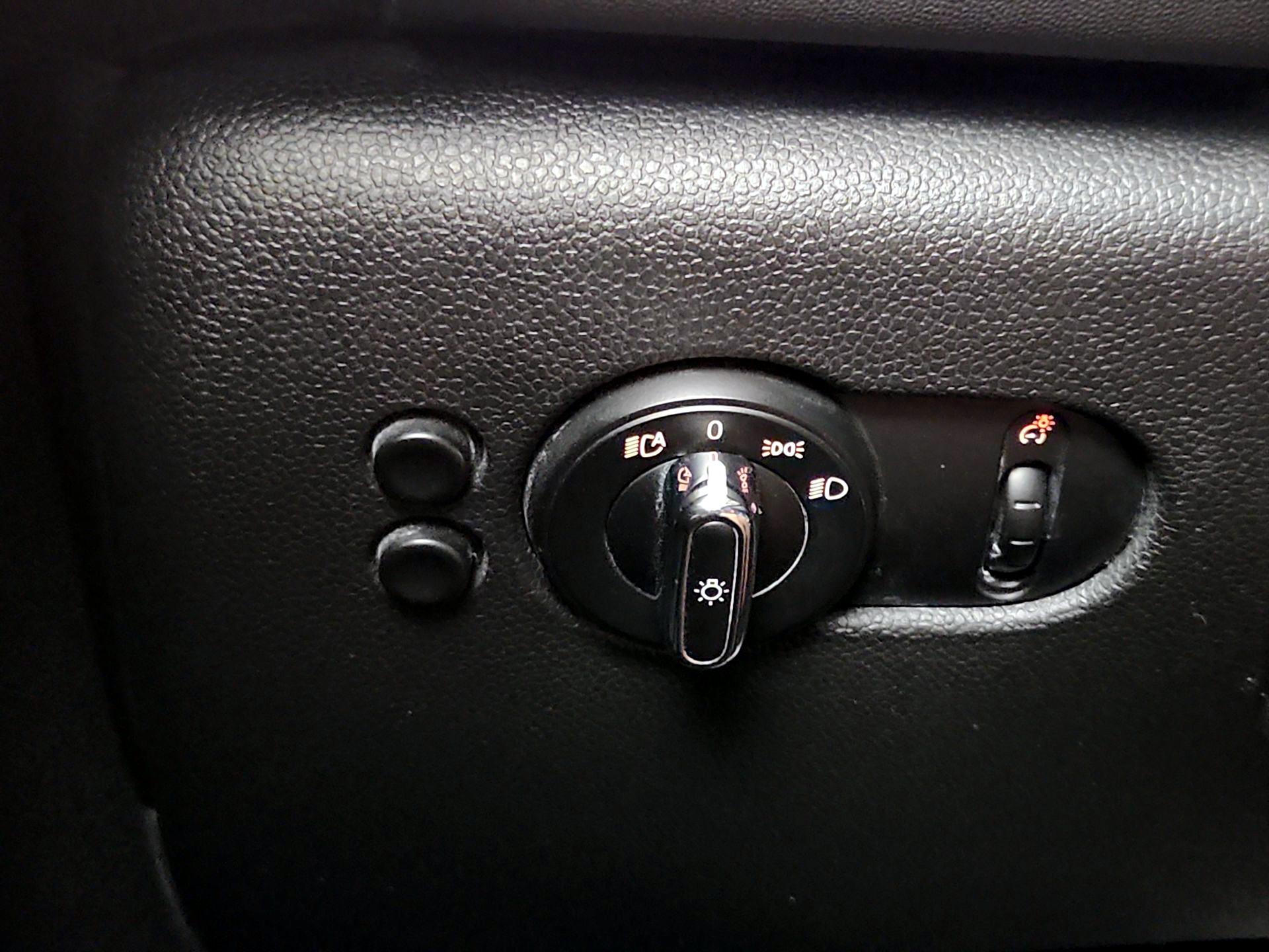 Thumbnail: 2018 MINI Cooper Hardtop - 13
