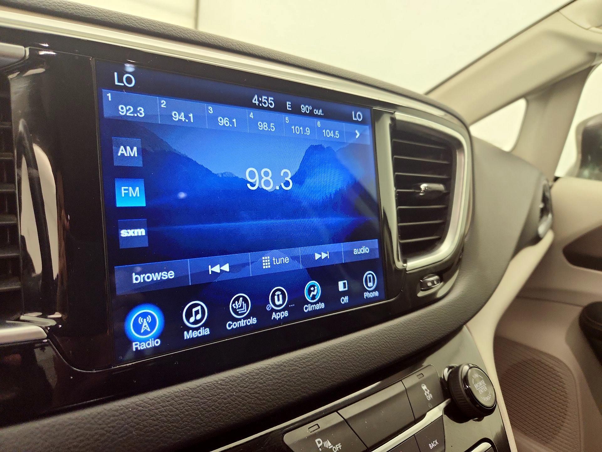 Thumbnail: 2017 Chrysler Pacifica - 15