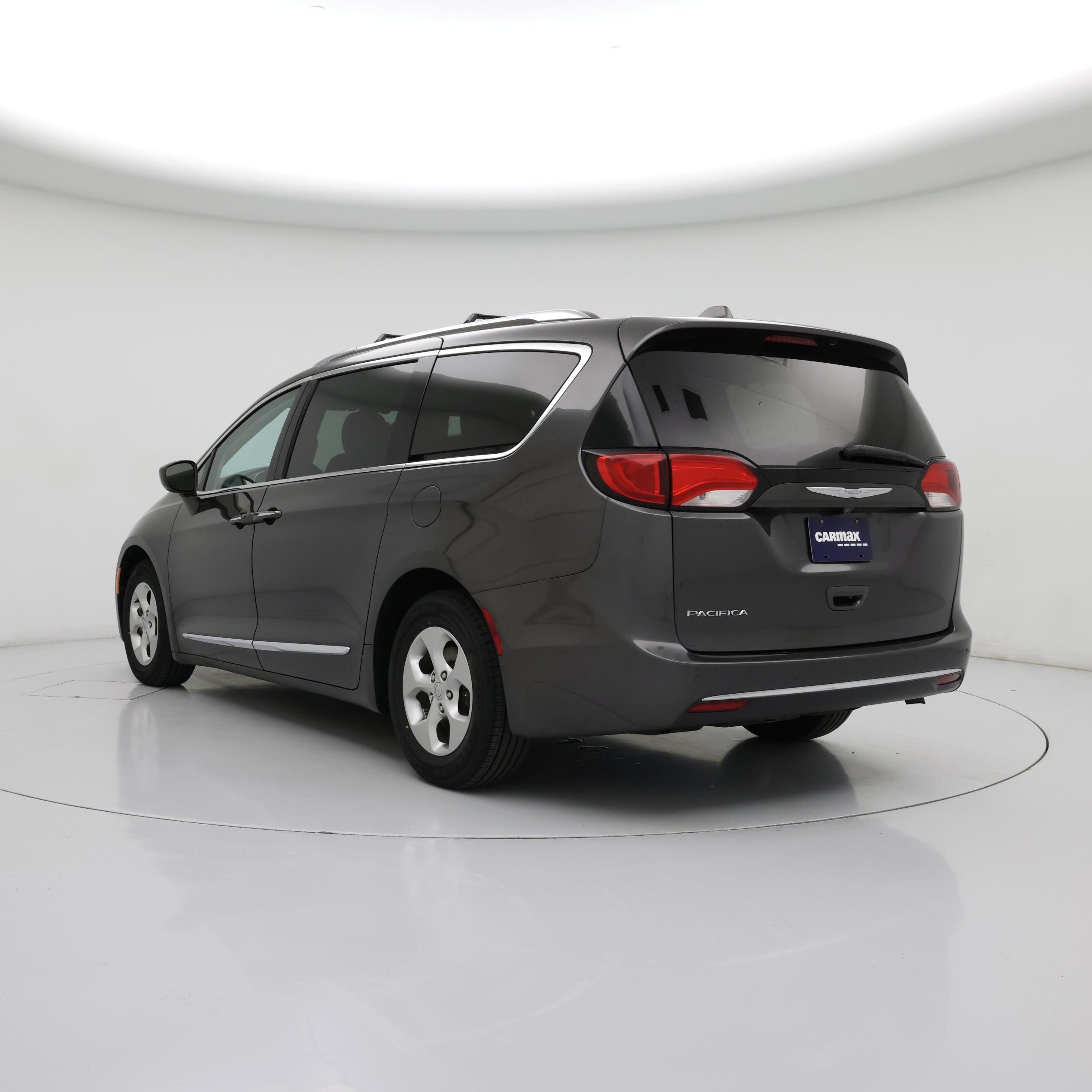 Thumbnail: 2017 Chrysler Pacifica - 2