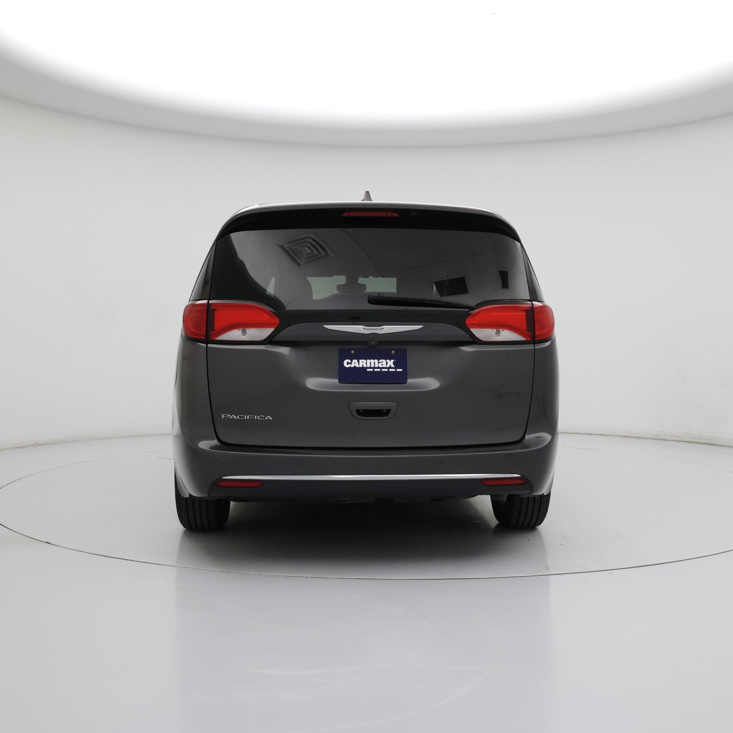Thumbnail: 2017 Chrysler Pacifica - 6
