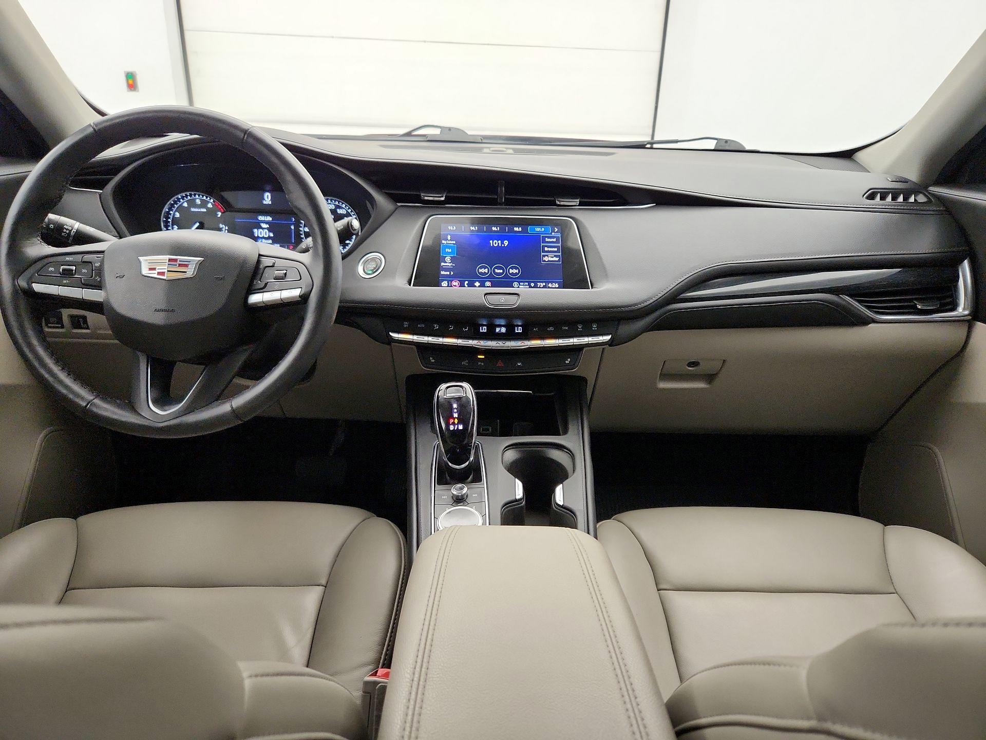 Thumbnail: 2022 Cadillac XT4 - 9