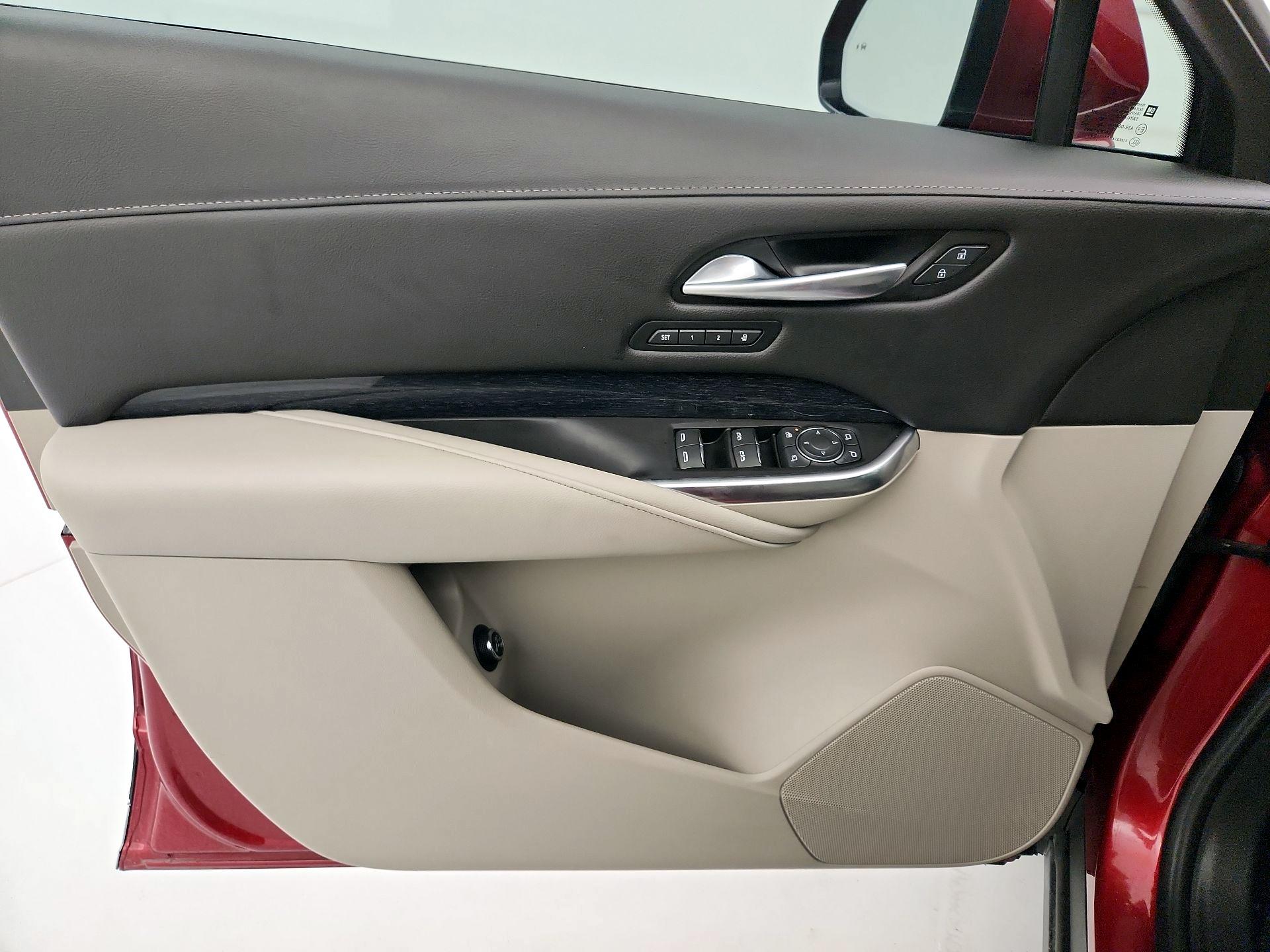 Thumbnail: 2022 Cadillac XT4 - 12
