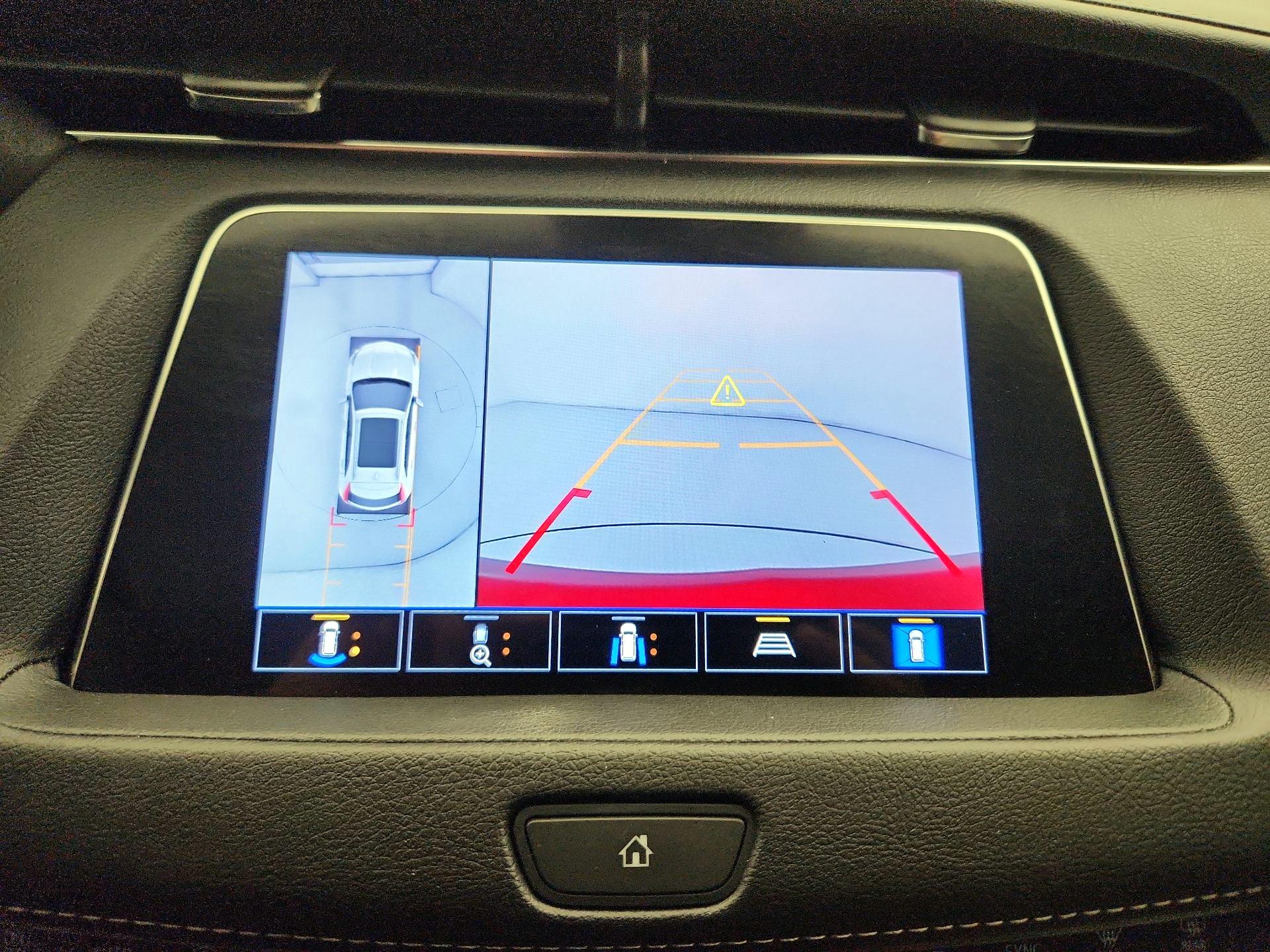 Thumbnail: 2022 Cadillac XT4 - 14