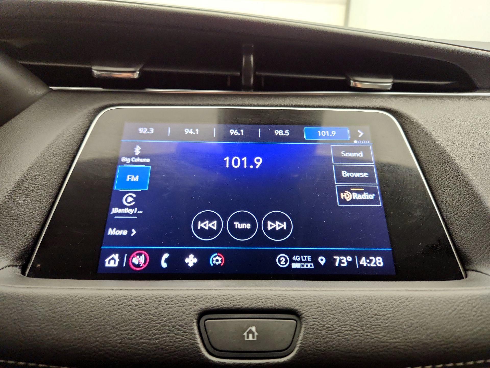 Thumbnail: 2022 Cadillac XT4 - 15