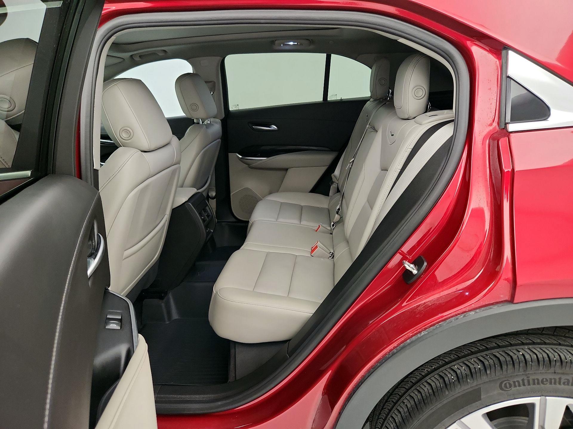 Thumbnail: 2022 Cadillac XT4 - 20