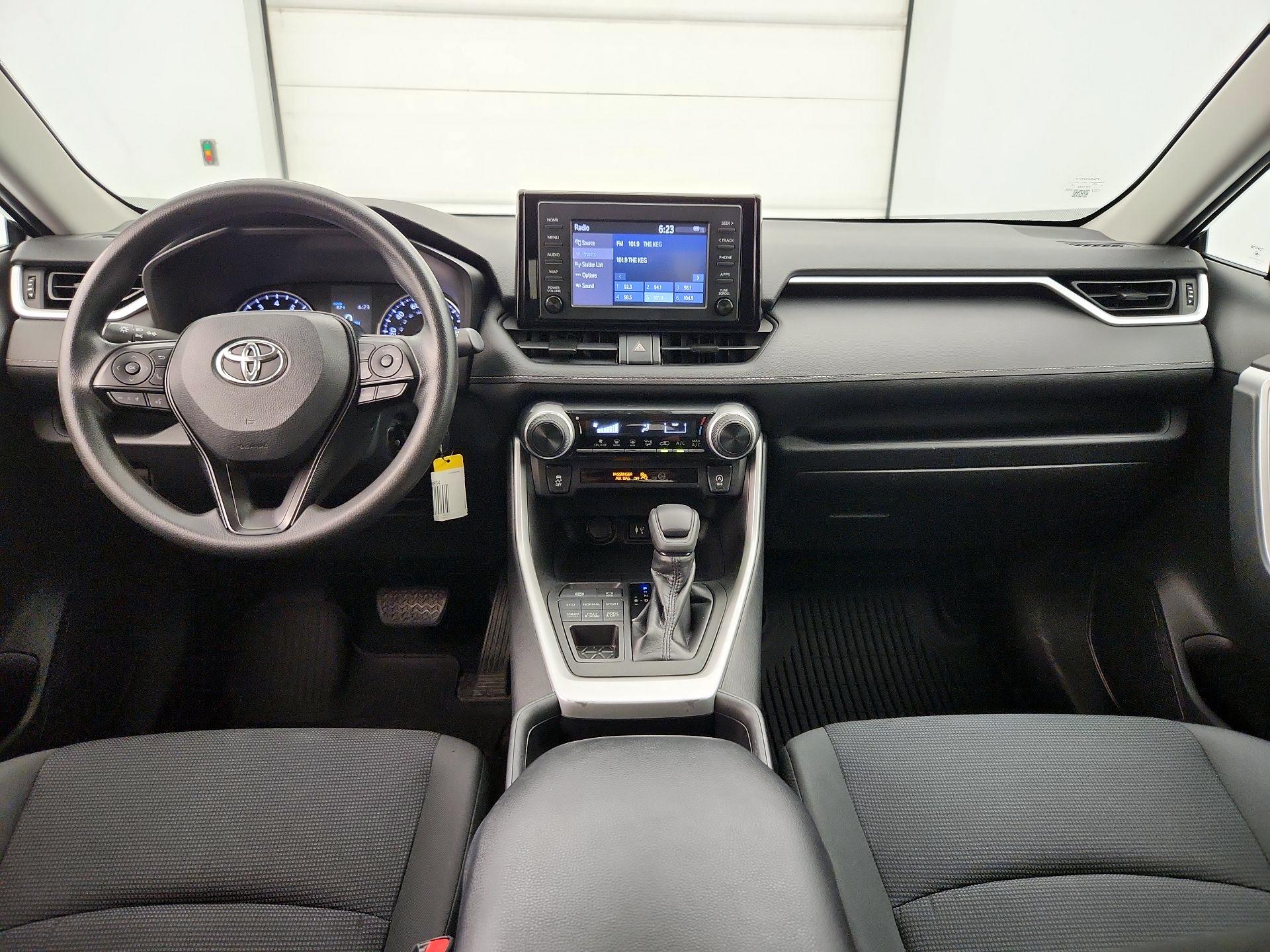 Thumbnail: 2019 Toyota RAV4 - 9