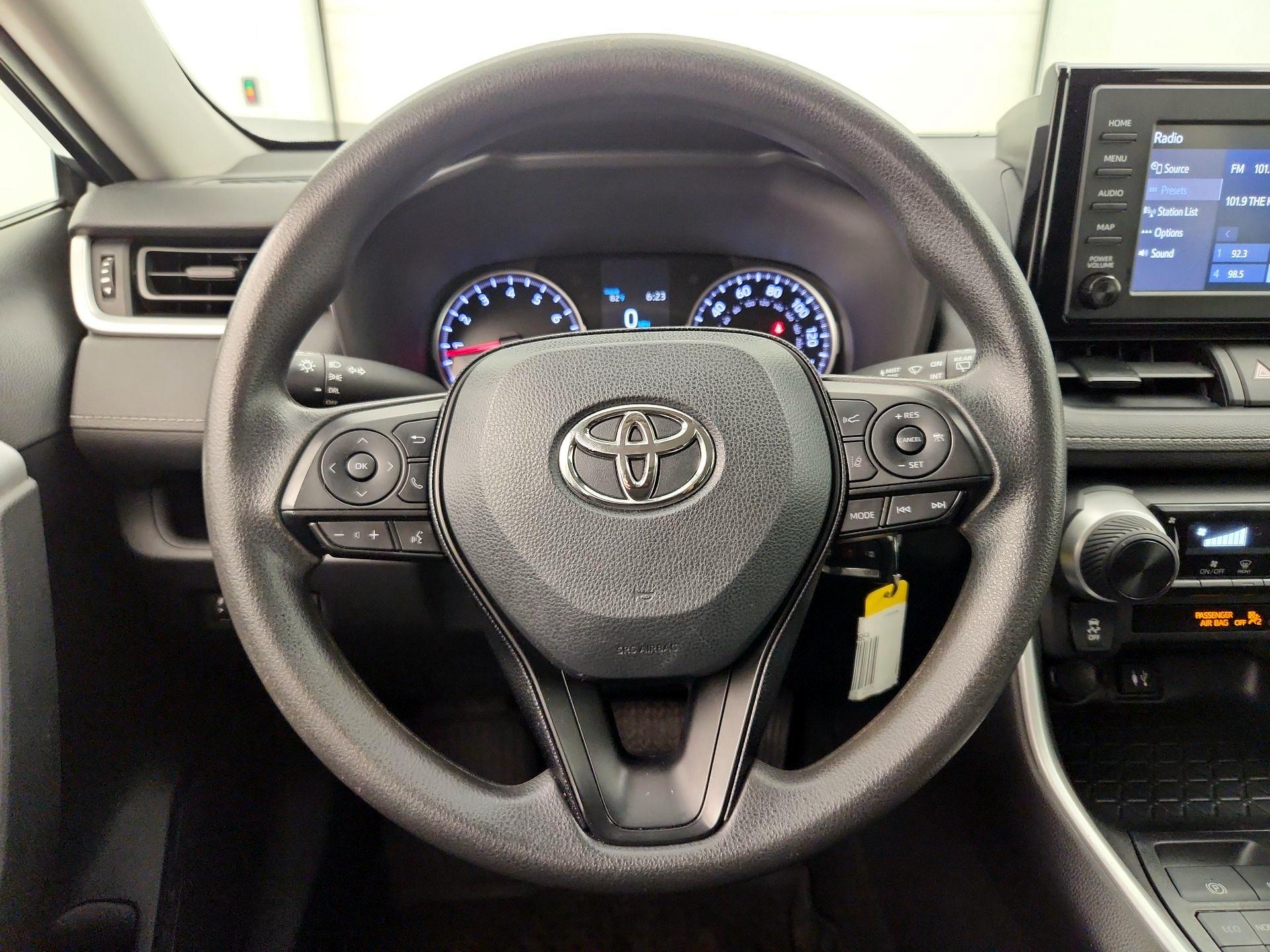 Thumbnail: 2019 Toyota RAV4 - 10