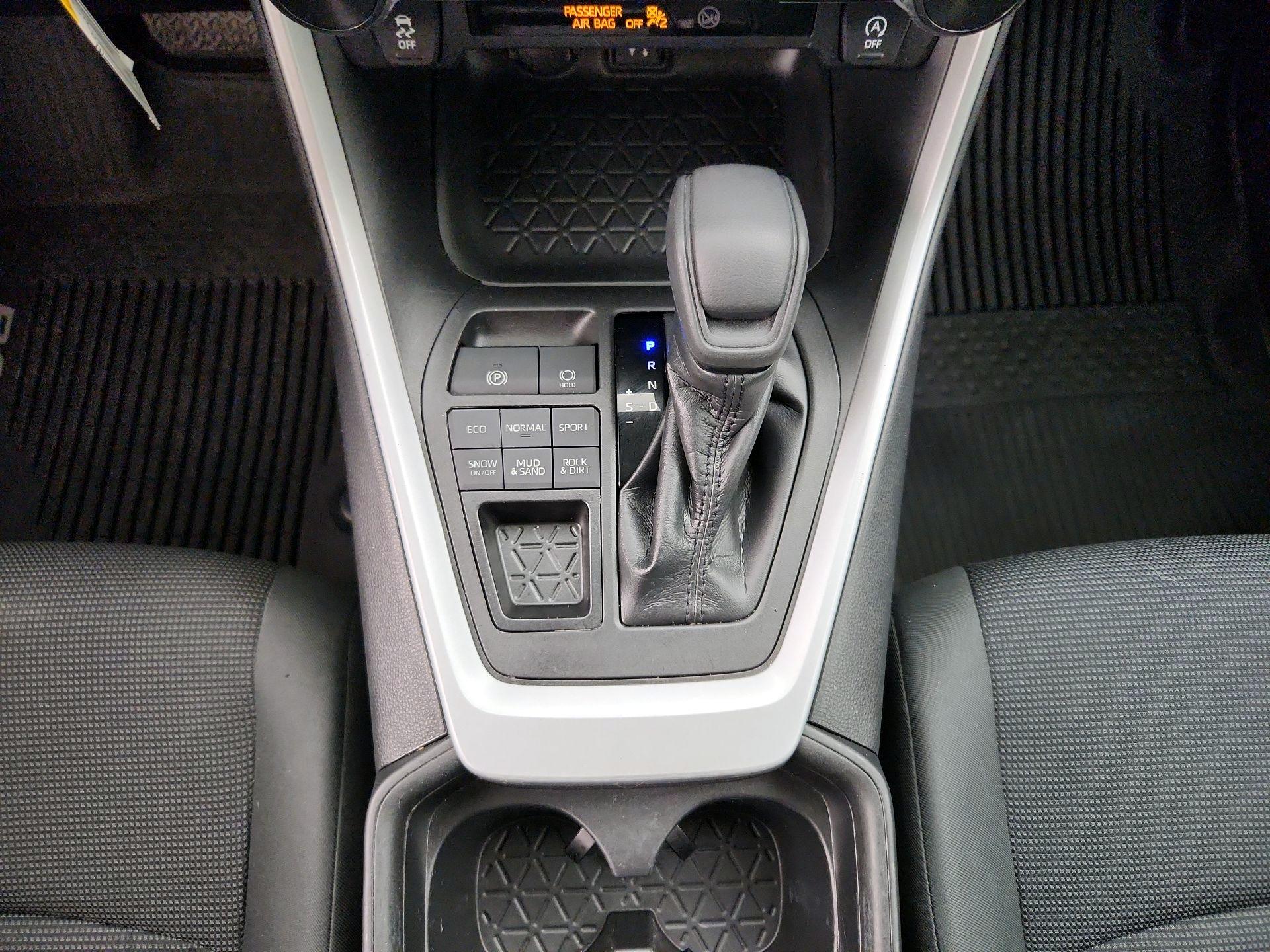 Thumbnail: 2019 Toyota RAV4 - 17