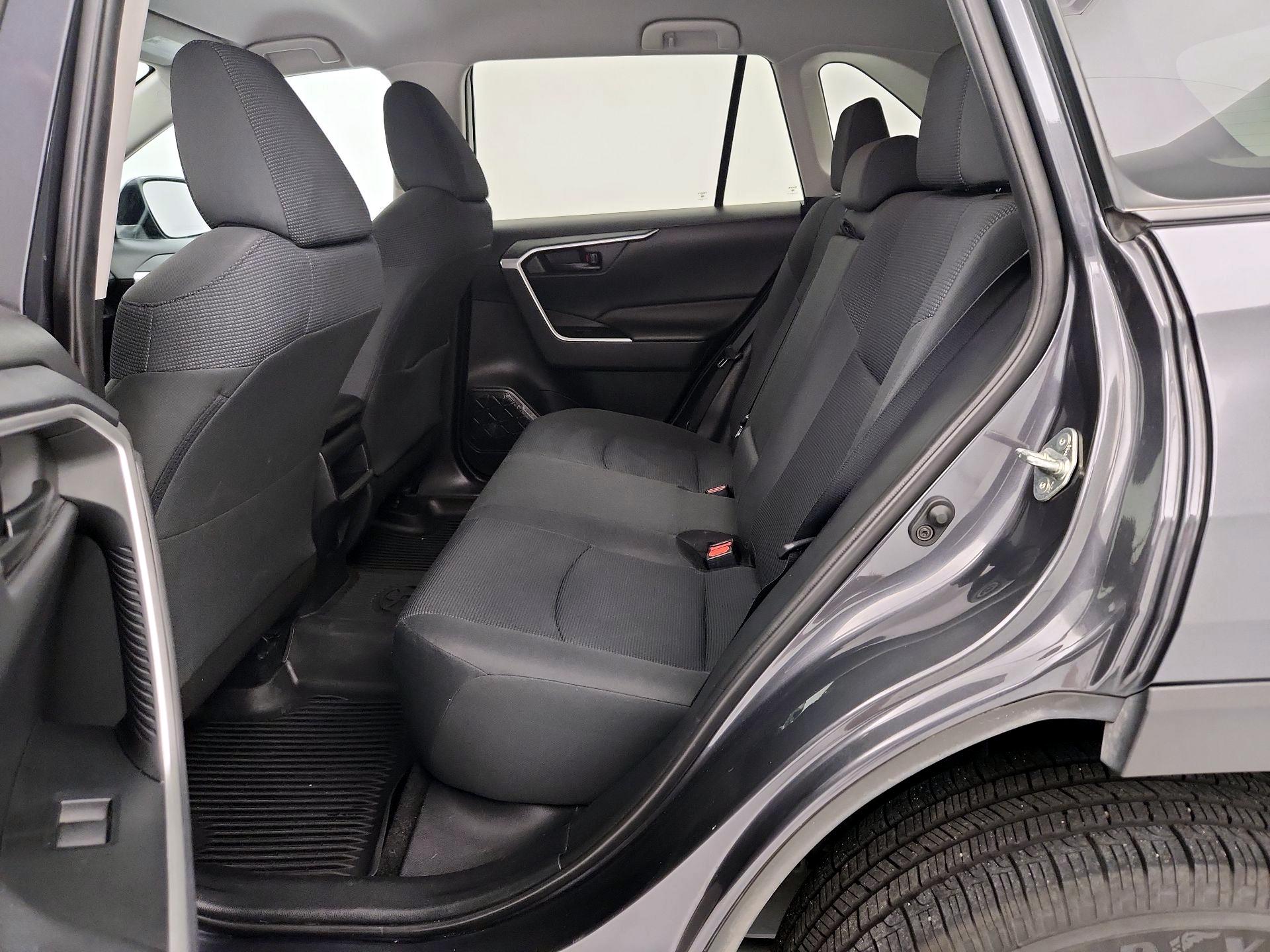 Thumbnail: 2019 Toyota RAV4 - 19
