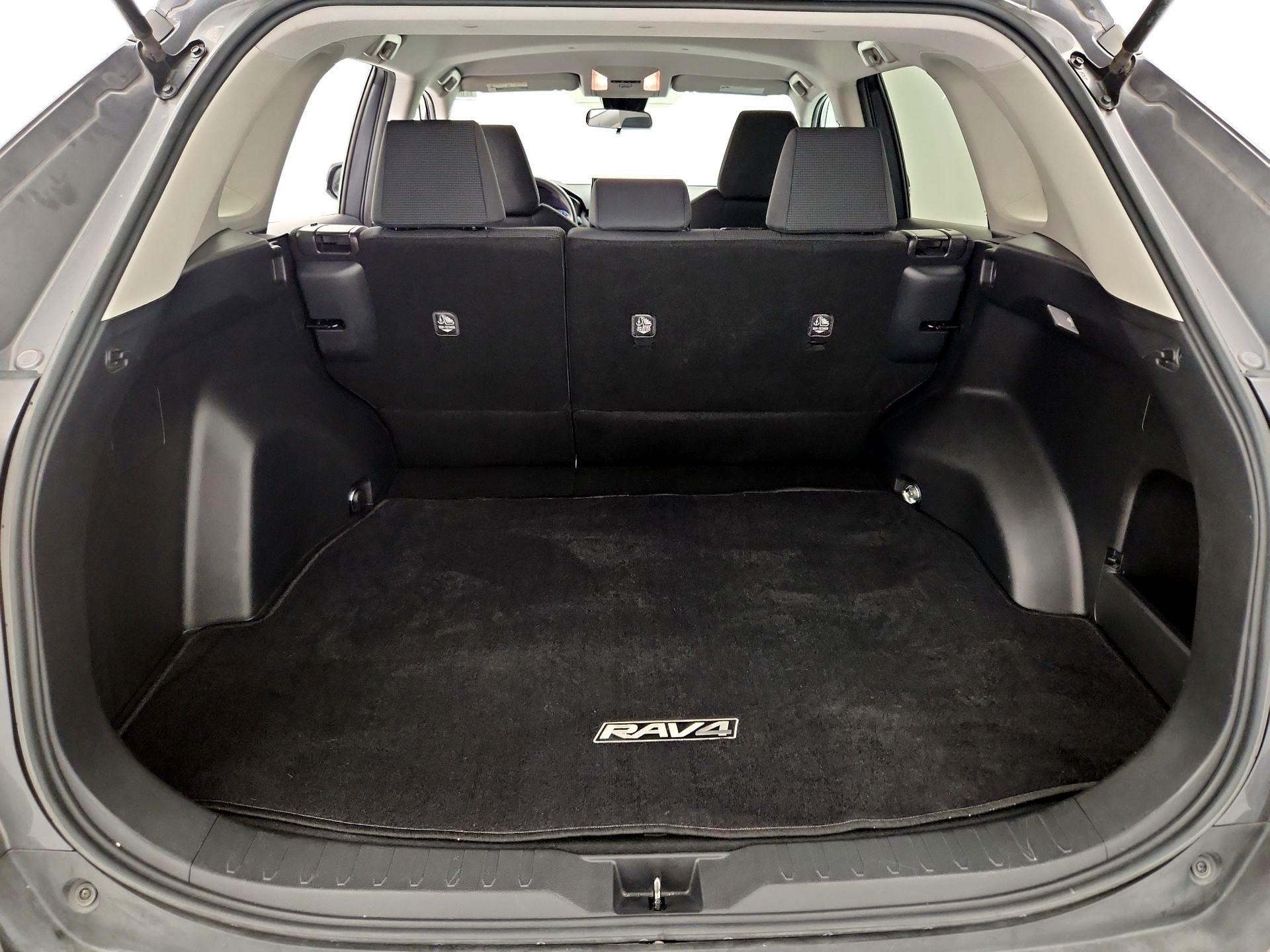 Thumbnail: 2019 Toyota RAV4 - 20