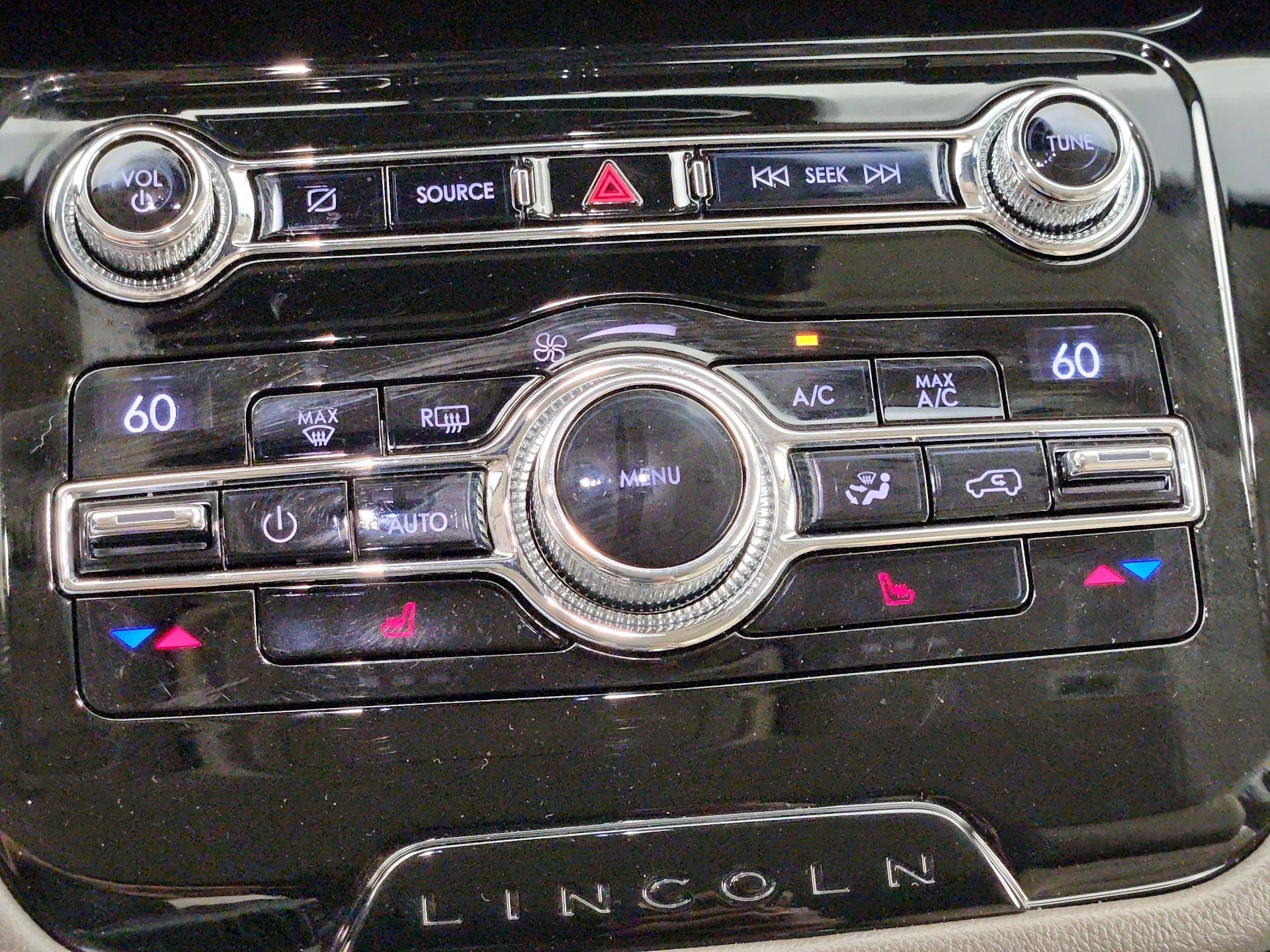 Thumbnail: 2020 Lincoln Corsair - 17