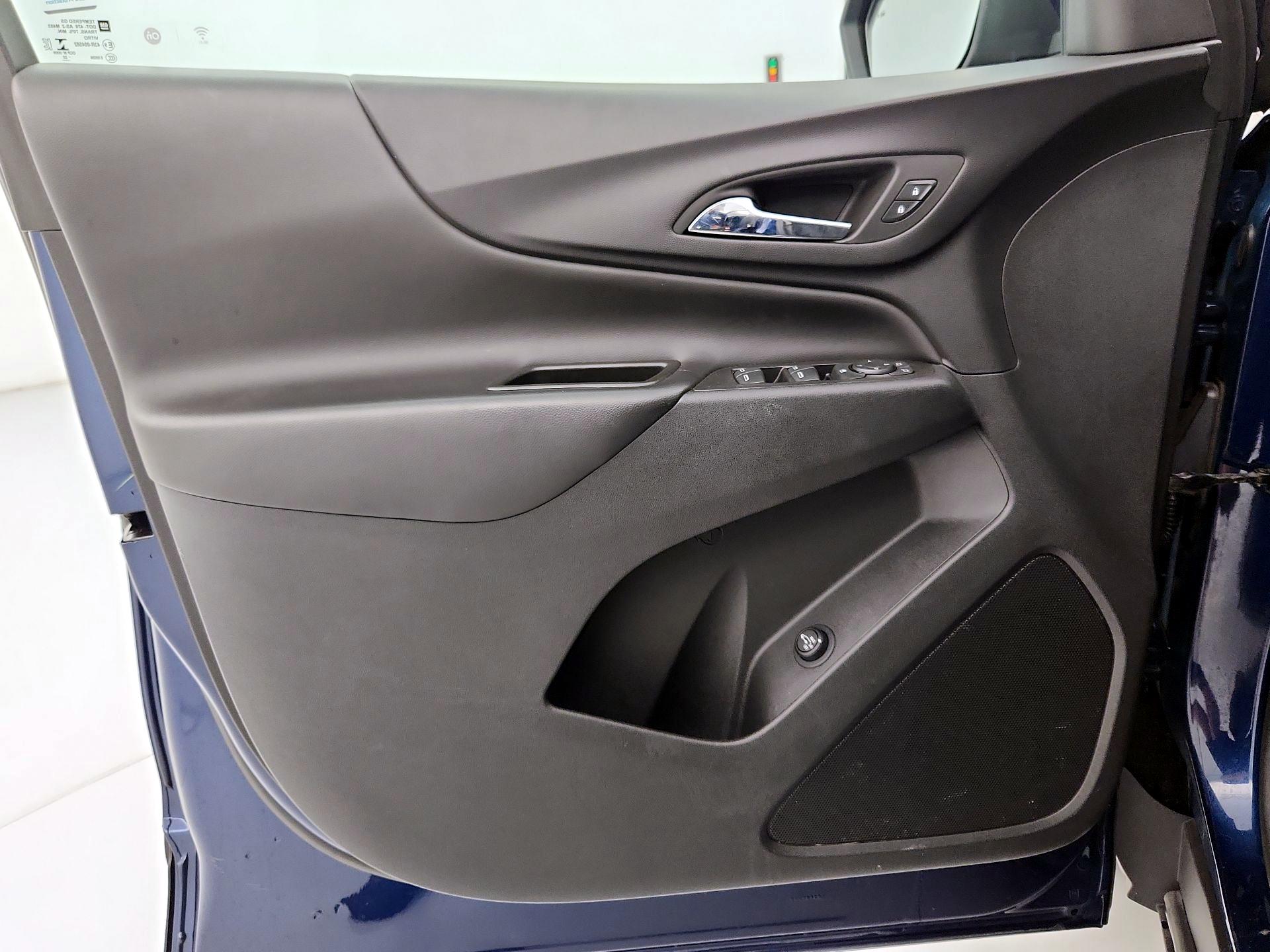 Thumbnail: 2022 Chevrolet Equinox - 12