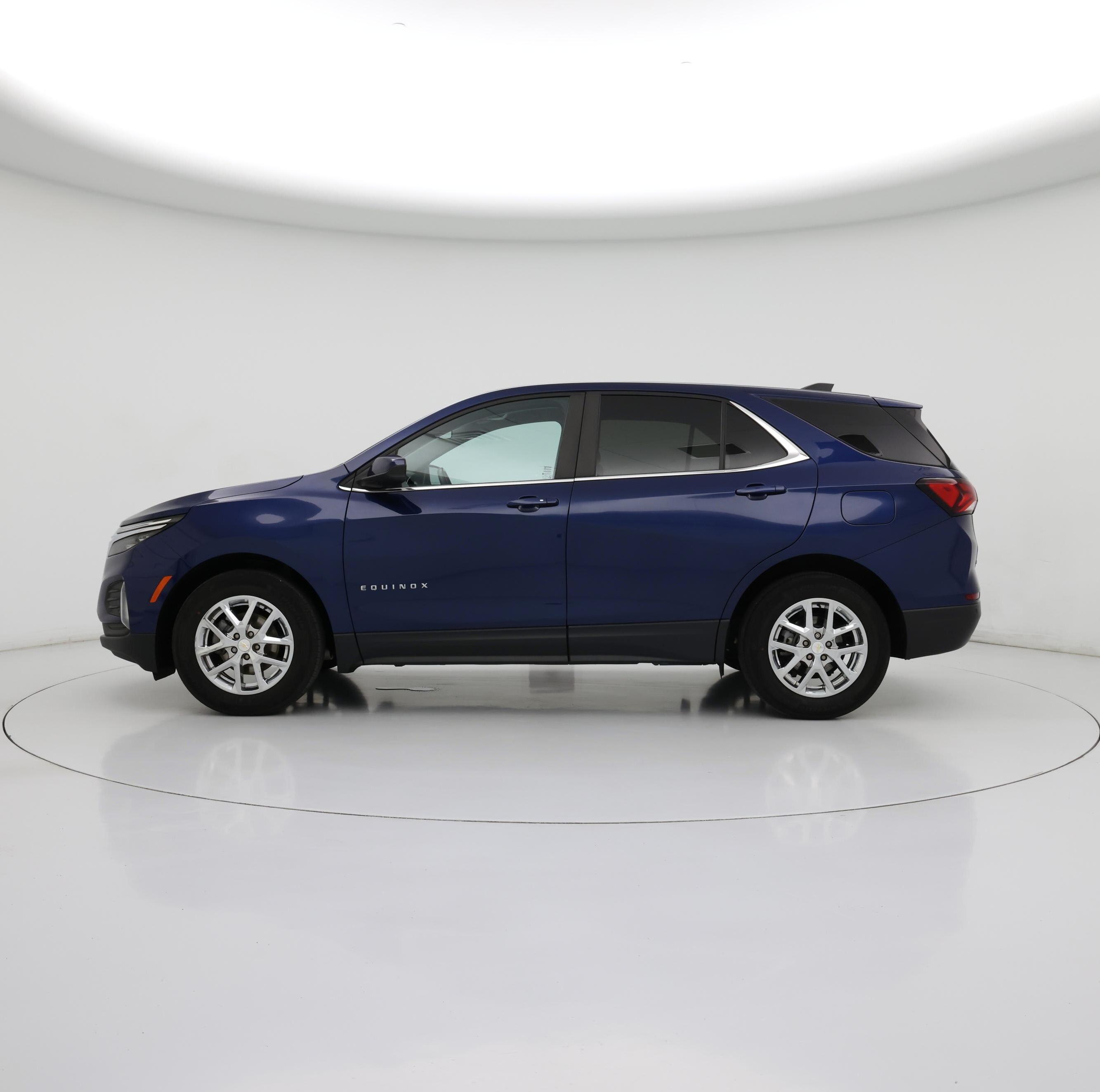 Thumbnail: 2022 Chevrolet Equinox - 3