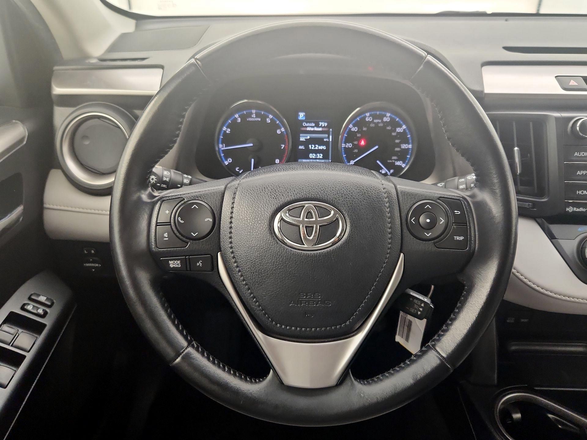 Thumbnail: 2016 Toyota RAV4 - 10
