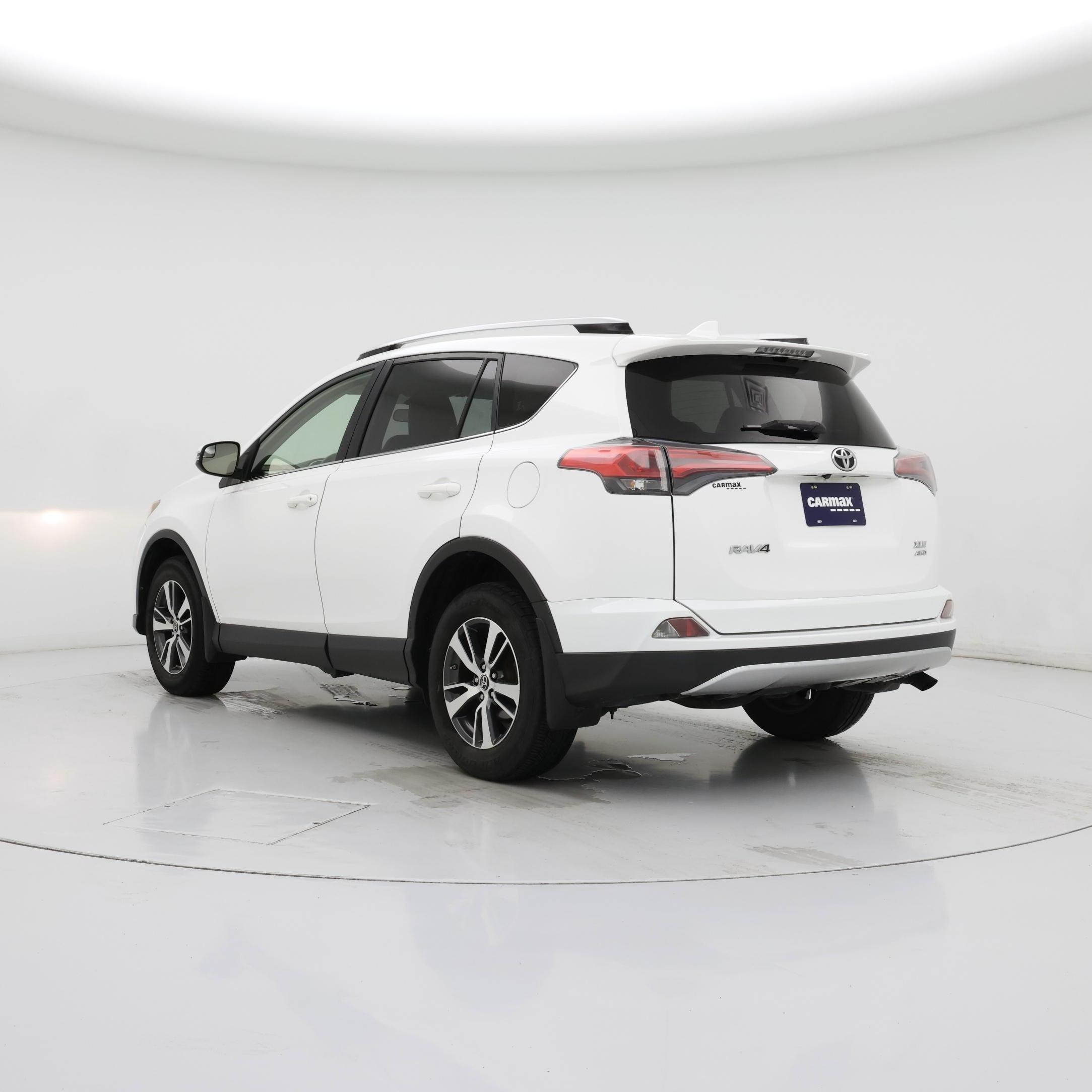 Thumbnail: 2016 Toyota RAV4 - 2