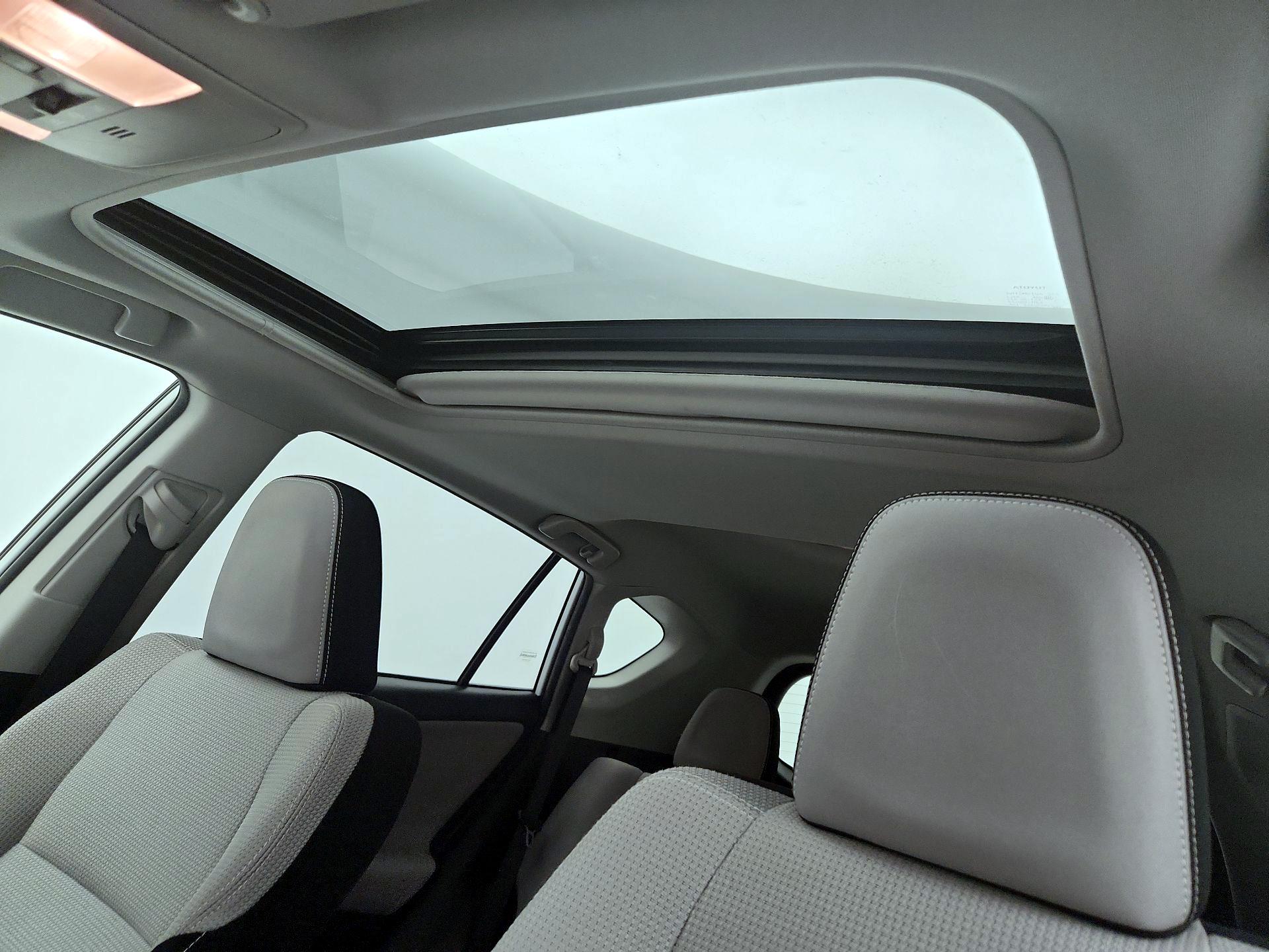 Thumbnail: 2016 Toyota RAV4 - 19