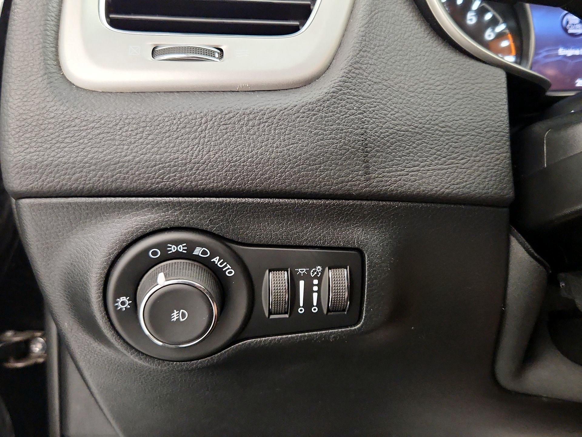 Thumbnail: 2021 Jeep Compass - 13