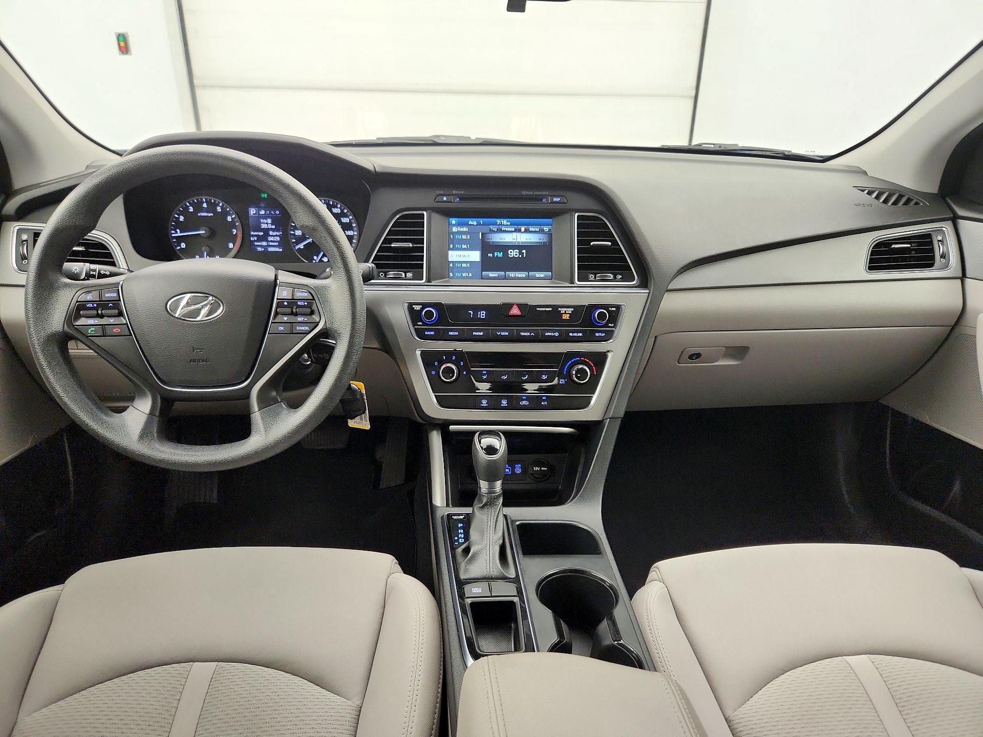 Thumbnail: 2016 Hyundai Sonata - 9