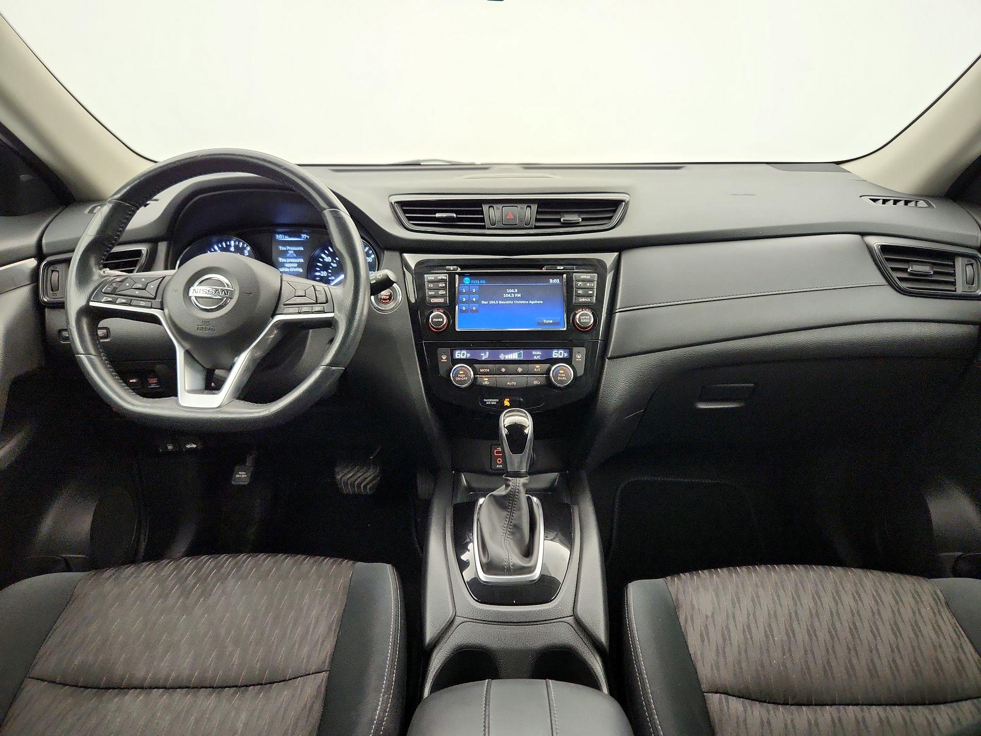 Thumbnail: 2017 Nissan Rogue - 9