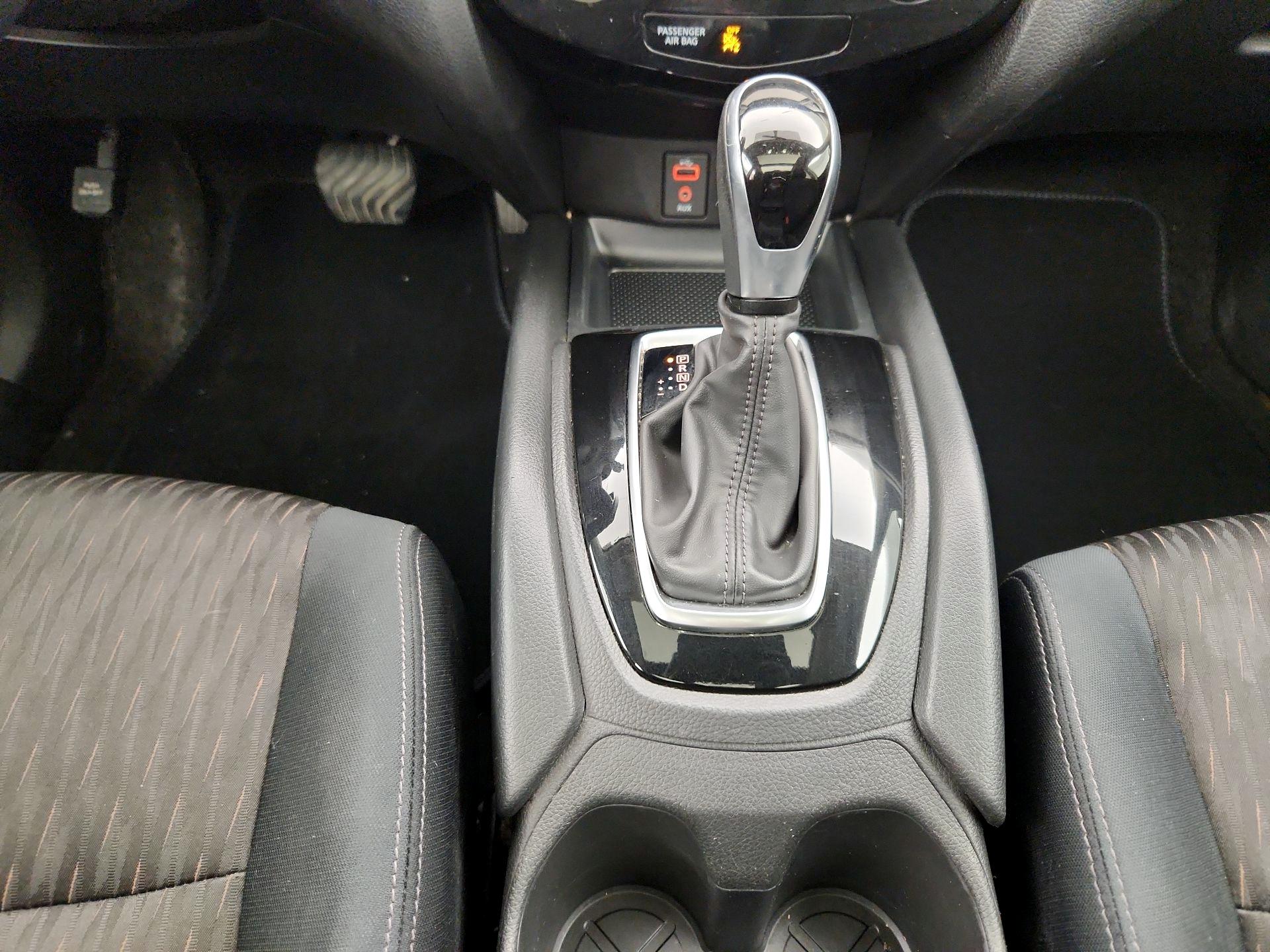 Thumbnail: 2017 Nissan Rogue - 18