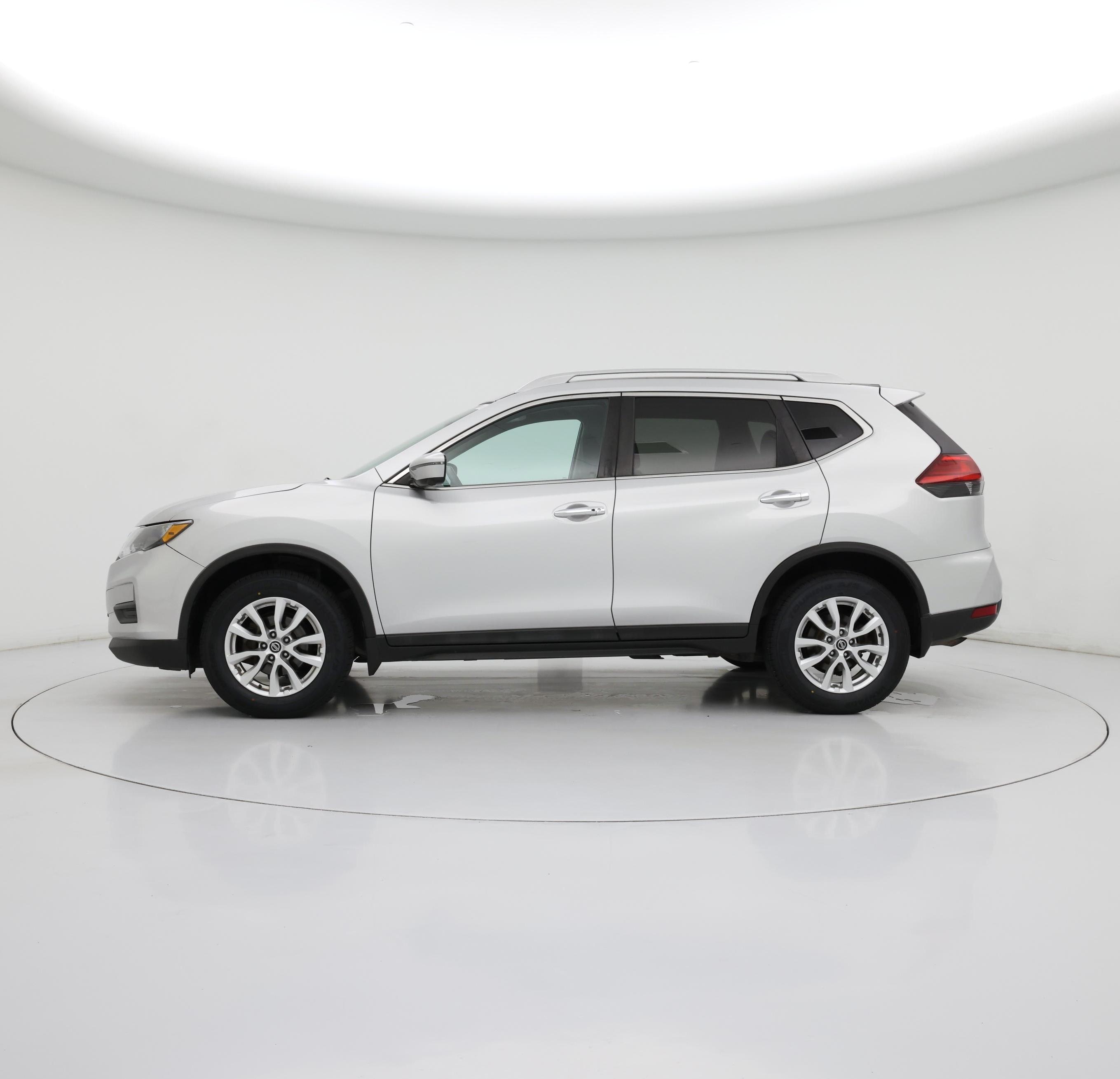 Thumbnail: 2017 Nissan Rogue - 3