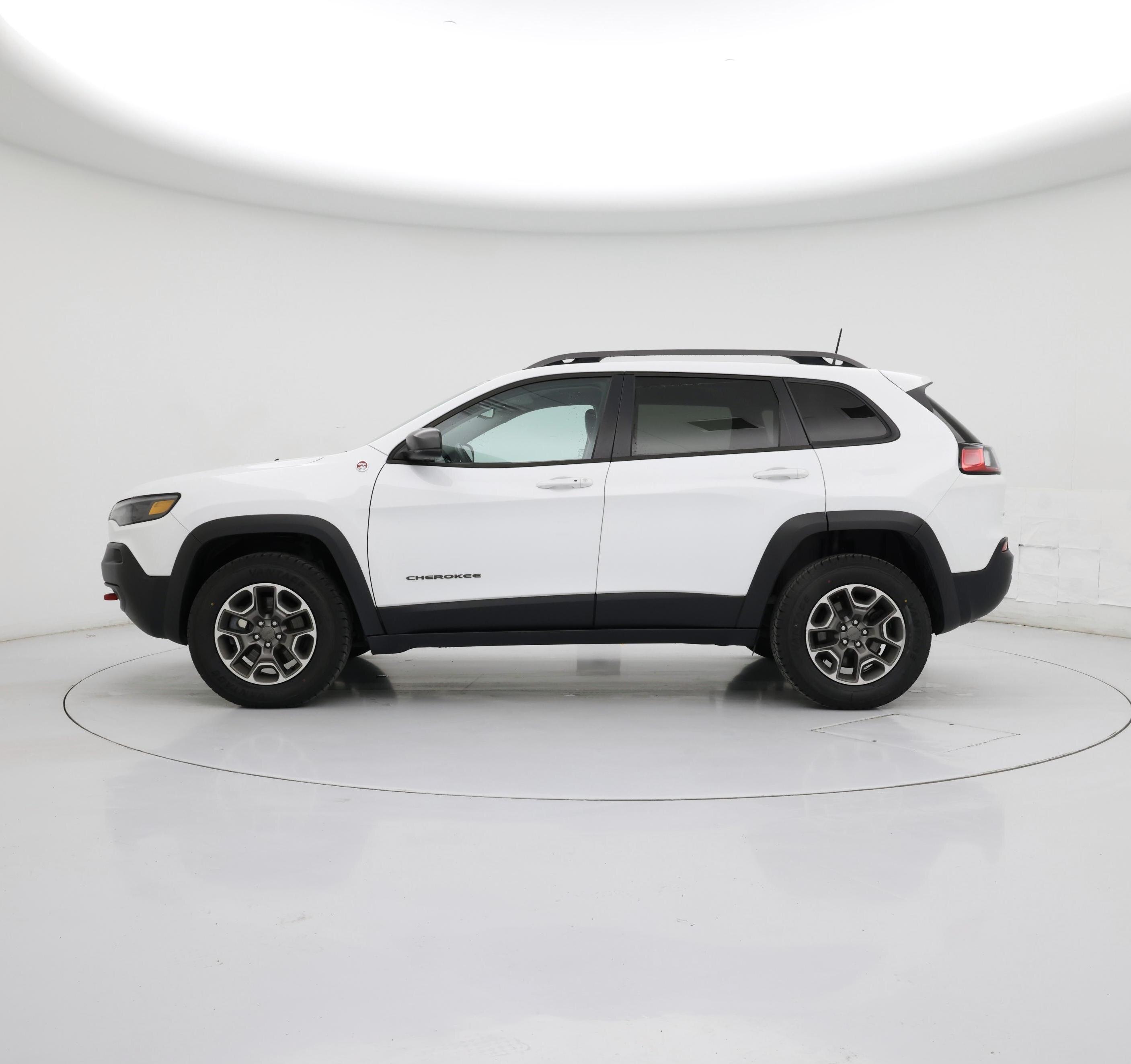 Thumbnail: 2020 Jeep Cherokee - 3
