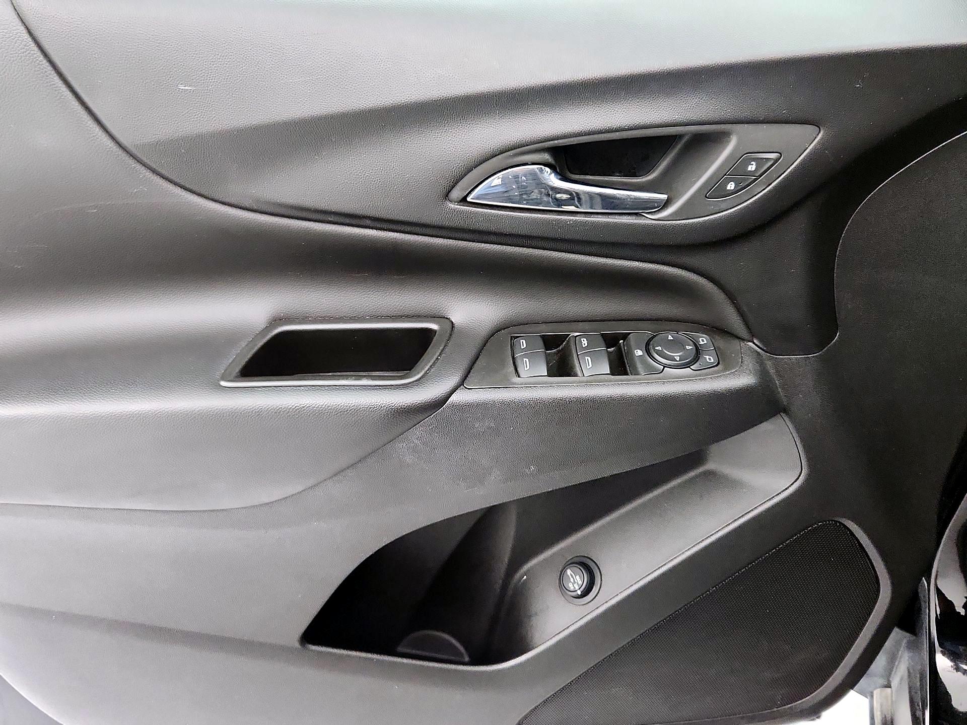 Thumbnail: 2022 Chevrolet Equinox - 12