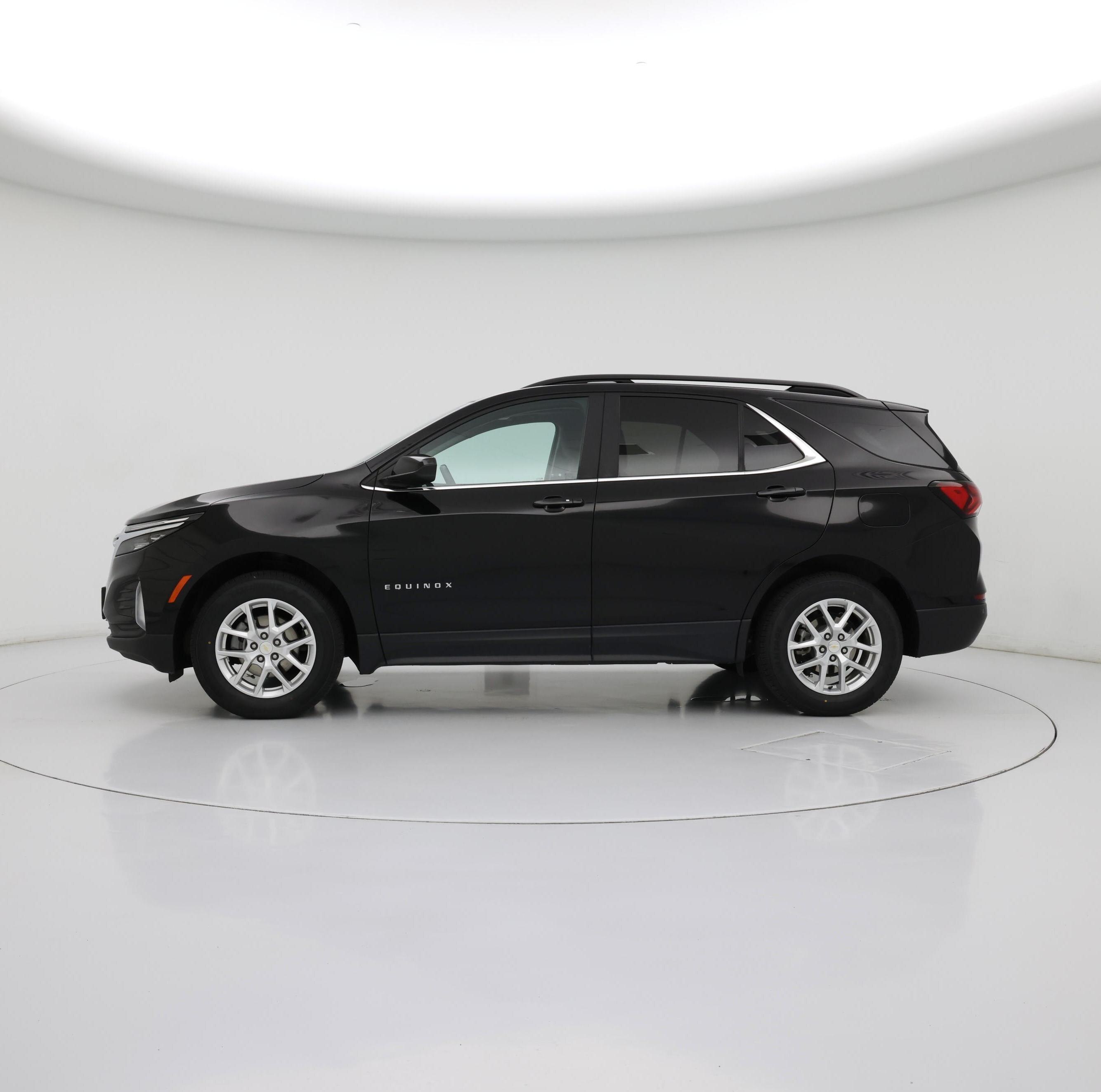 Thumbnail: 2022 Chevrolet Equinox - 3