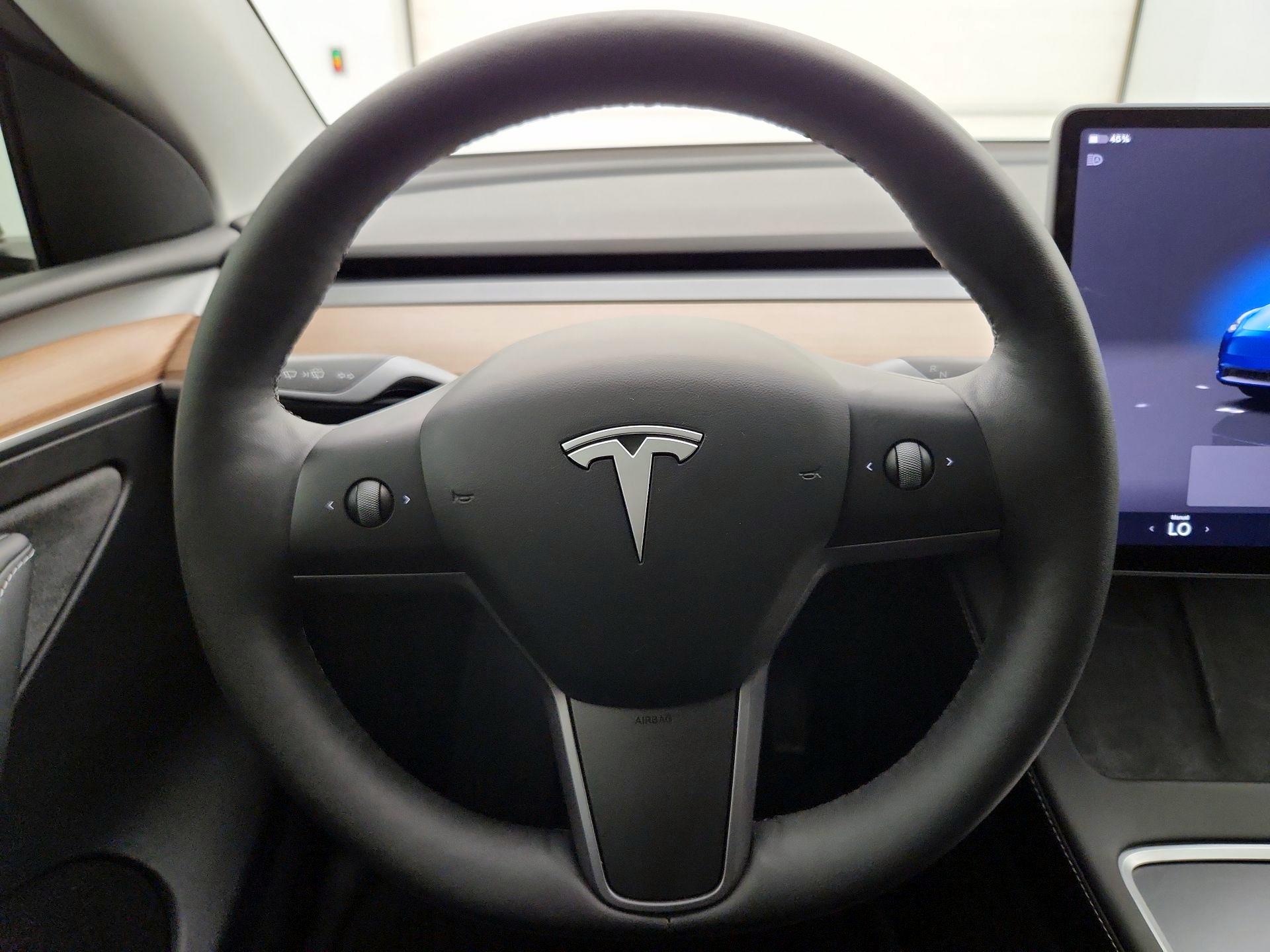Thumbnail: 2023 Tesla Model Y - 10
