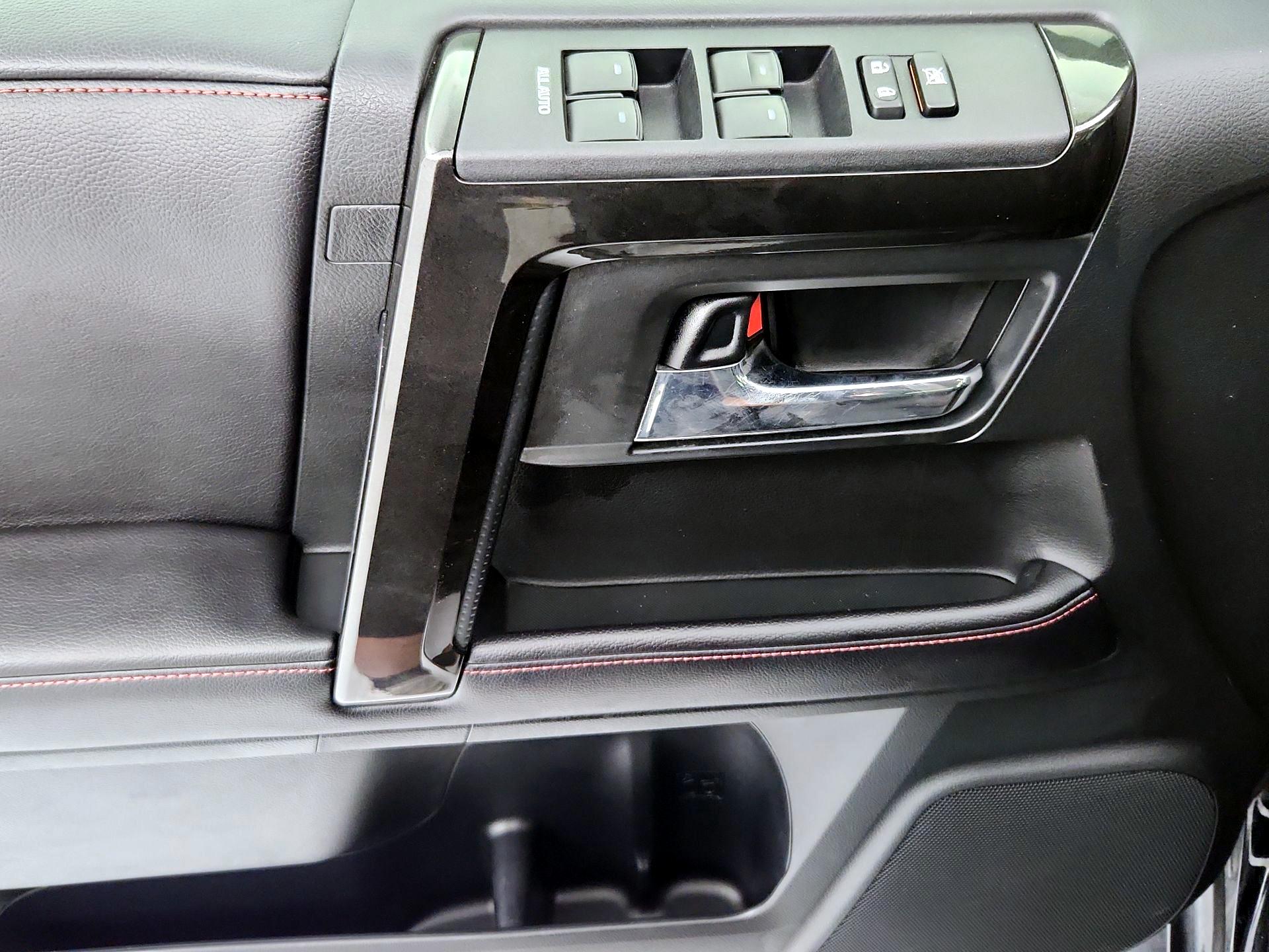 Thumbnail: 2016 Toyota 4Runner - 12