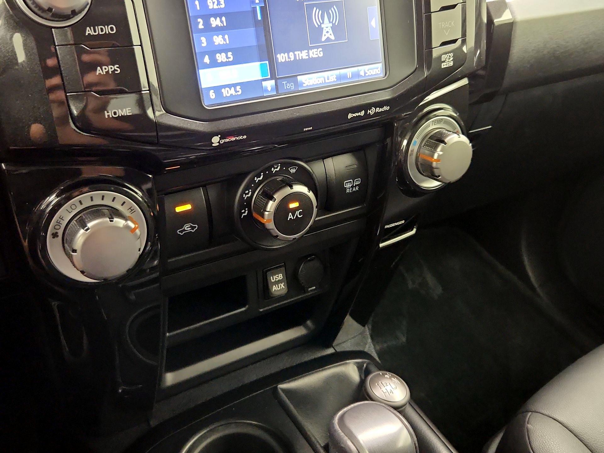 Thumbnail: 2016 Toyota 4Runner - 16