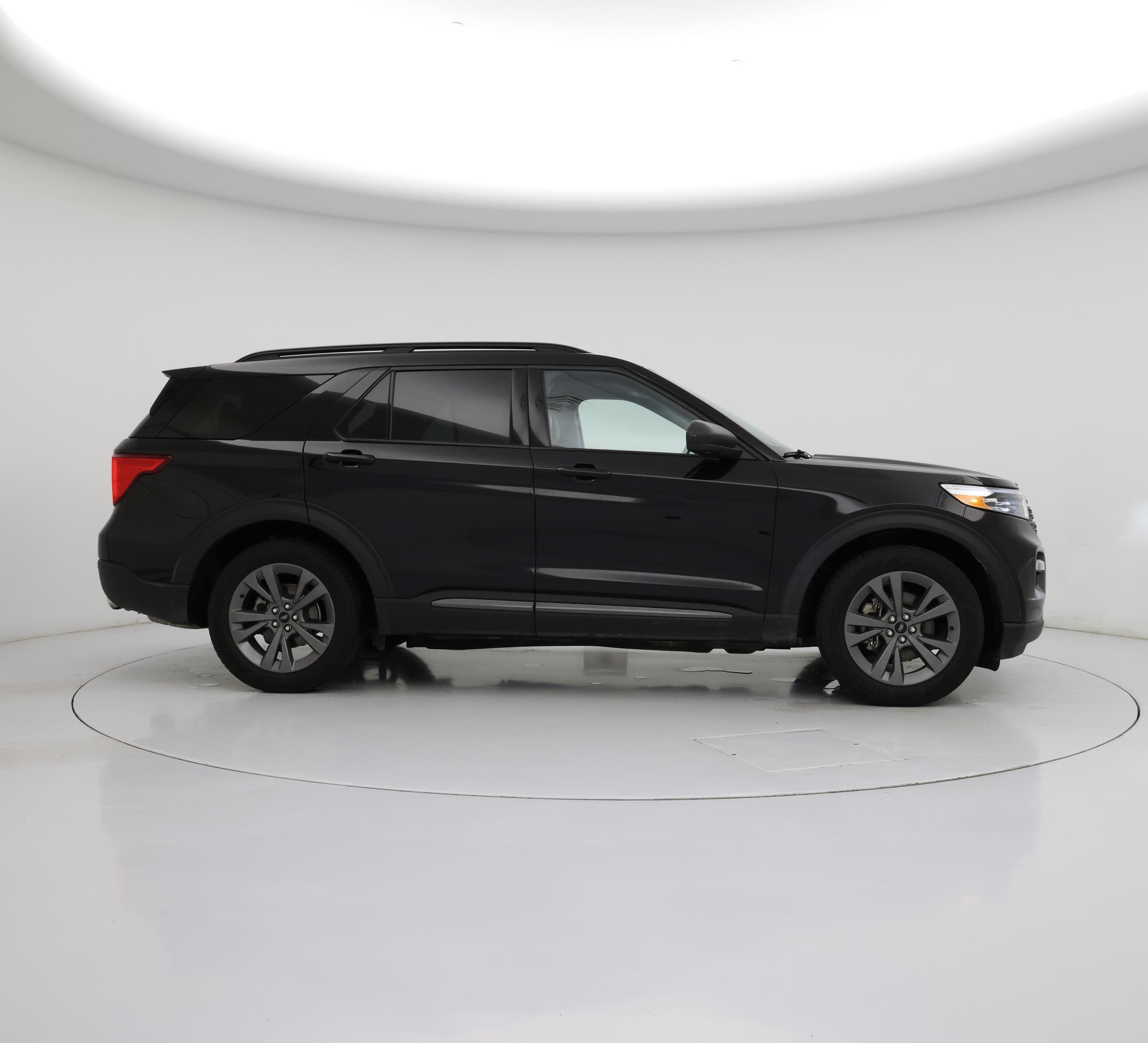 Thumbnail: 2021 Ford Explorer - 7