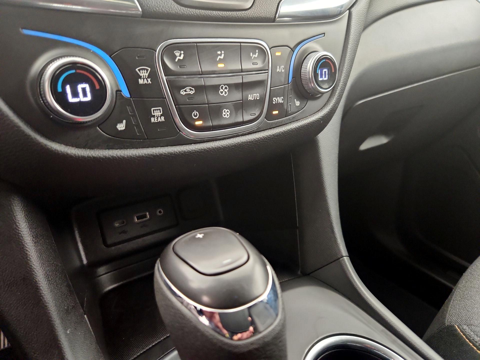Thumbnail: 2020 Chevrolet Equinox - 16